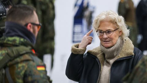 Saksa kaitseministri uusaastavideo pälvis terava kriitika