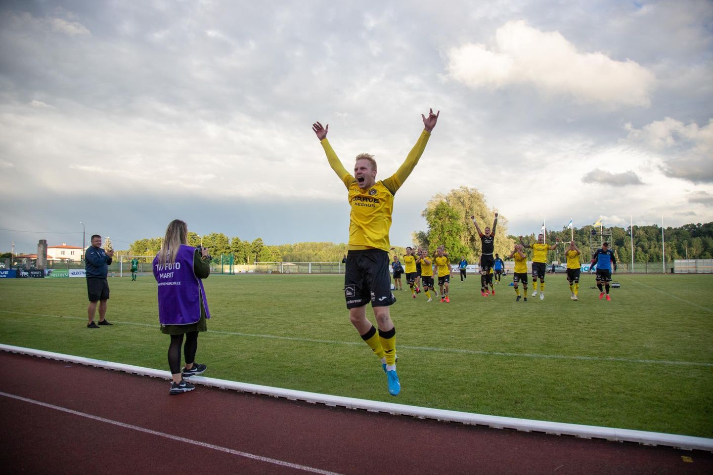 Tallinna FC Flora oli sel hooajal võitmatu. Kuni kolmapäeva õhtul võttis Viljandi Tulevik kodustaadionil temalt ühe oma ajaloo magusaima võidu. Kristjan Kask lõi valitsevale meistrile lausa kaks väravat.