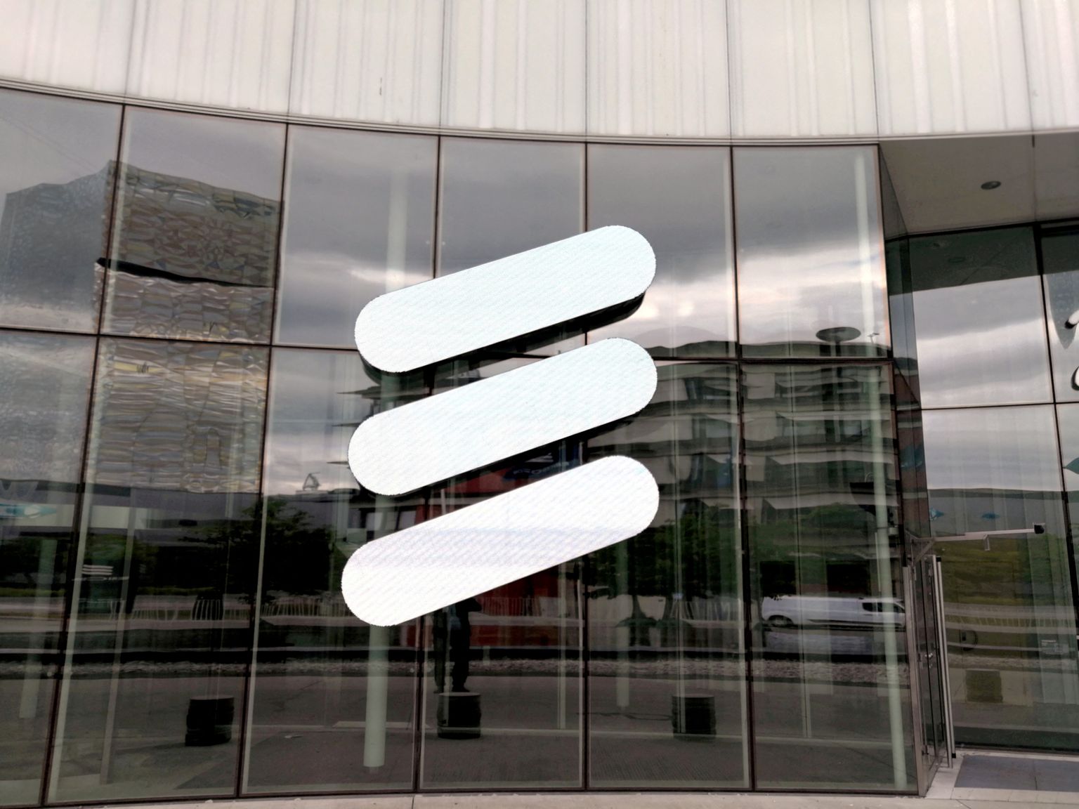 Investorid tervitasid Ericssoni ja Nokia oodatust viletsamaid tulemusi aktsiate kukkumisega