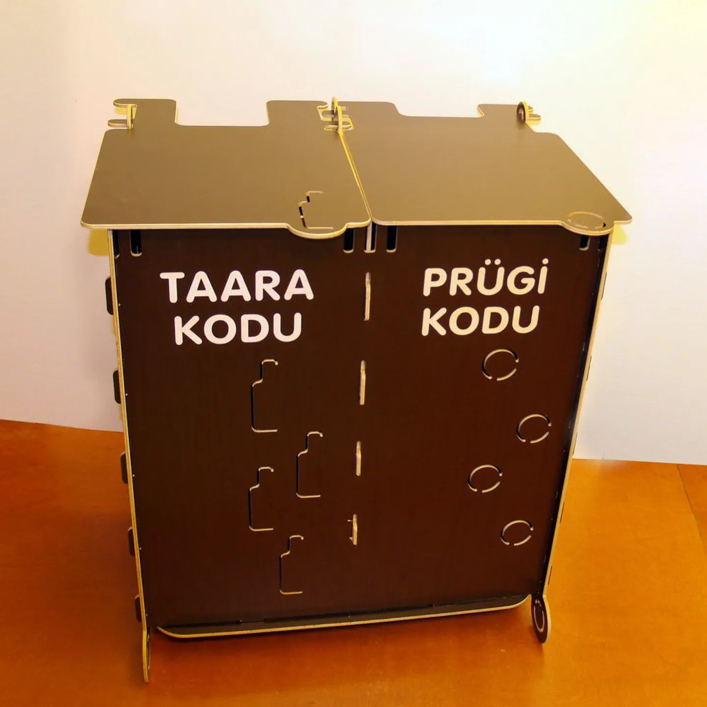 Taarakast ja prügikast.