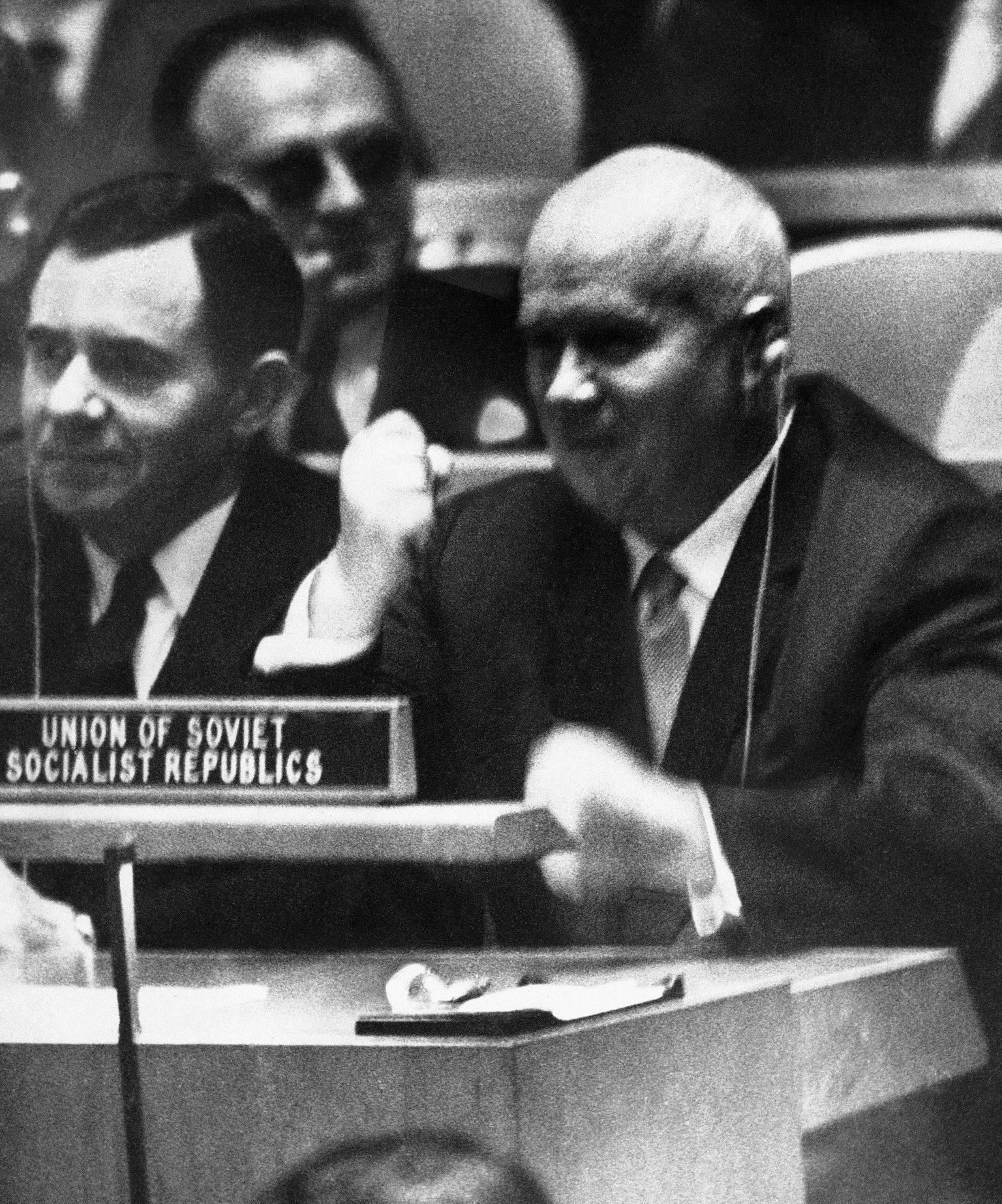 Hruštšov 1960. aasta 12. oktoobril ÜRO kõnepuldis. Laamendama polnud ta veel hakanud.