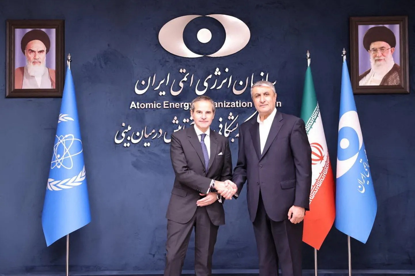 Rahvusvahelise Aatomienergiaagentuuri (IAEA) peadirektor Rafael Grossi ja Iraani tuumaagentuuri juht Mohammad Eslami.