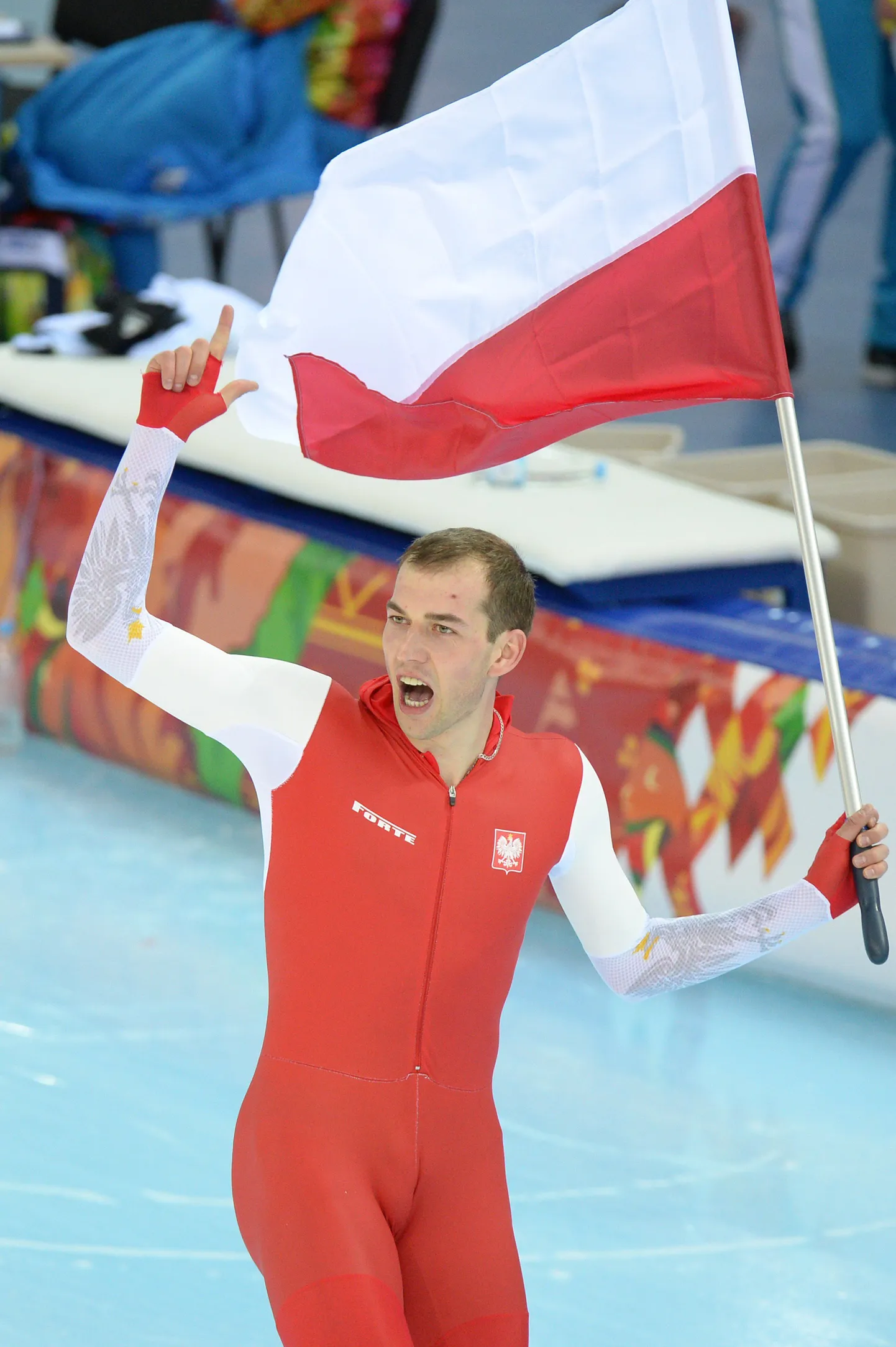 Poolakas Zbignjew Brodka vahetult pärast Sotši olümpiavõitu.