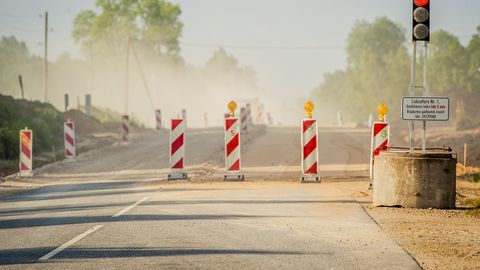 Uz valsts autoceļiem būvdarbi norisinās 60 vietās