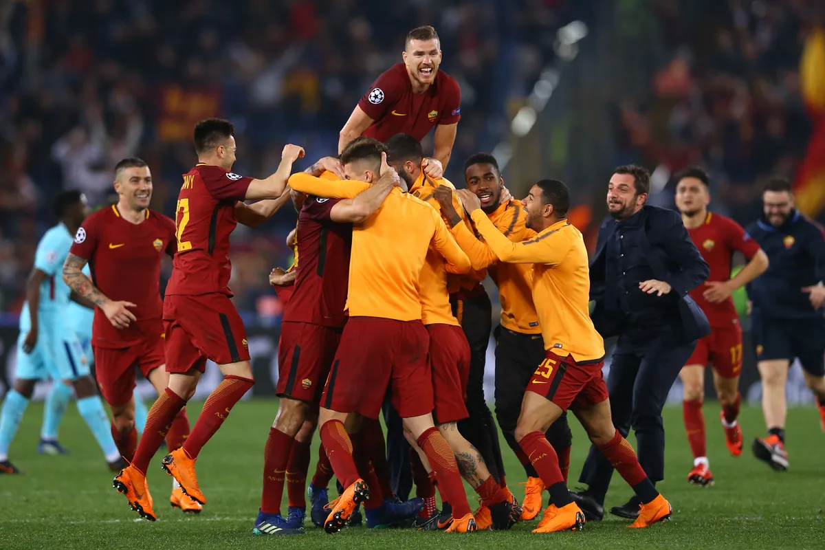 Edin Džeko koos tiimikaslastega pärast ajaloolist võitu Barcelona üle