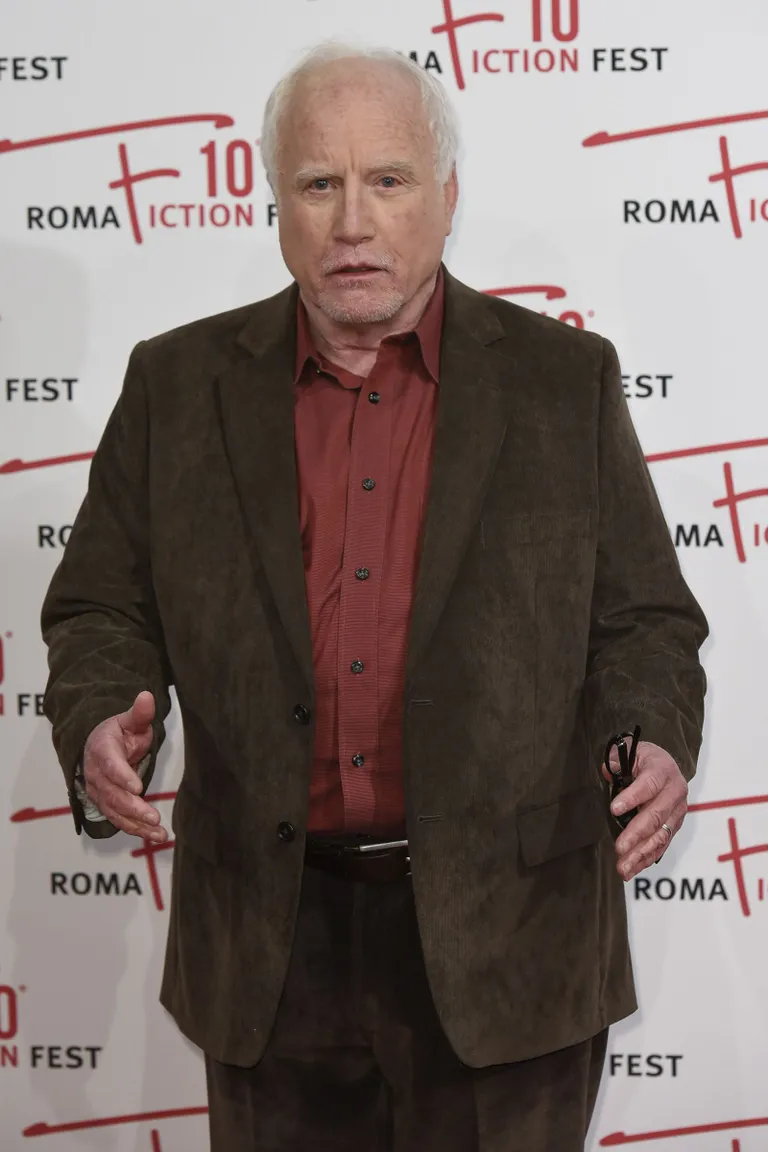 Richard Dreyfuss süüdistatakse enda paljastamises Jessica Teichi nimelisele naisele. Näitleja eitab süüdistusi.