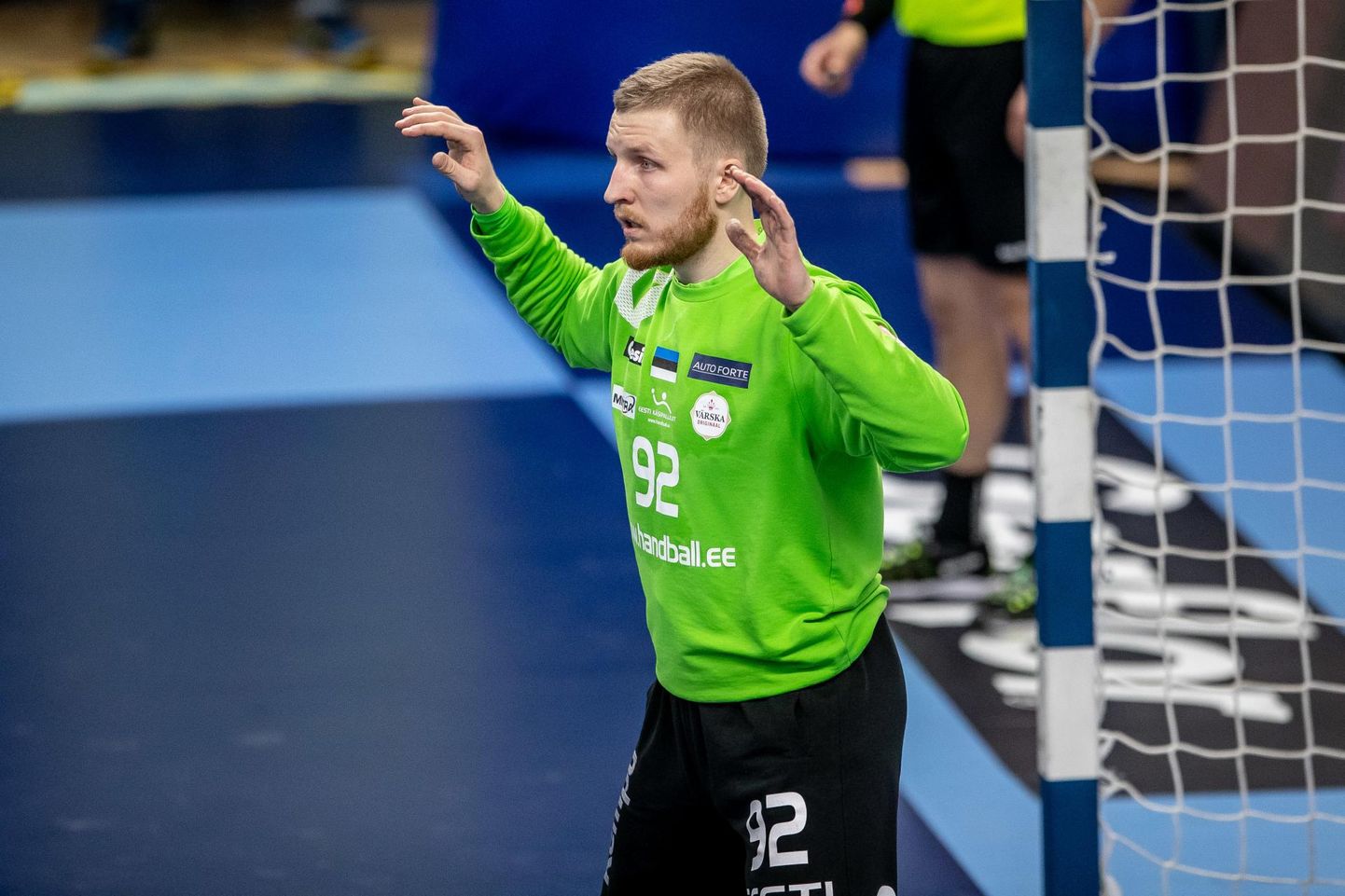 Eesti rahvuskoondise puuri puhtana hoidmise eest vastutab Viljandist pärit Rasmus Ots. Möödunud nädalavahetusel Türgis MM-i valikturniiril tuli tal selja tagant siiski mitu palli välja noppida.