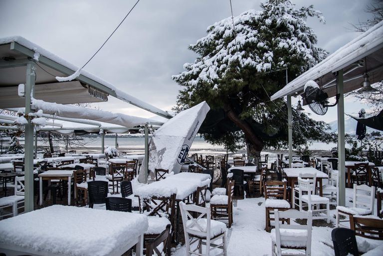Снег в Греции.