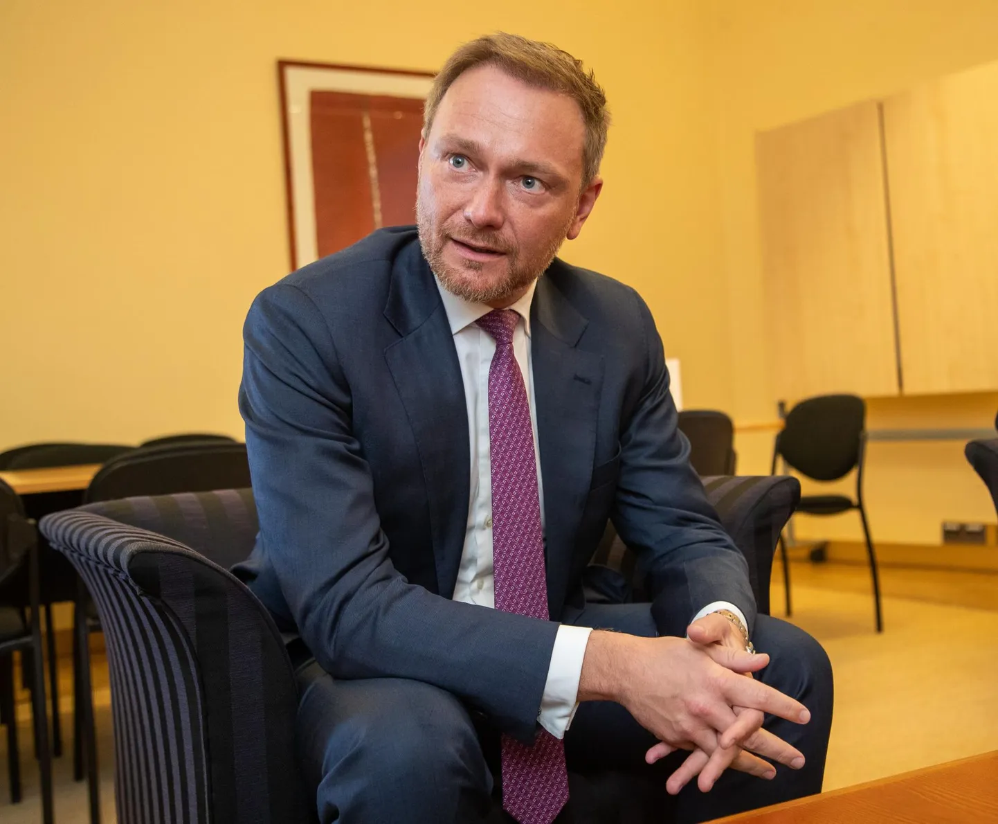 Saksamaa partei FDP esimees Christian Lindner uuris Tallinnas digilahenduste kohta ning külastas ka Ämaris teenivaid Saksa õhuväelasi.