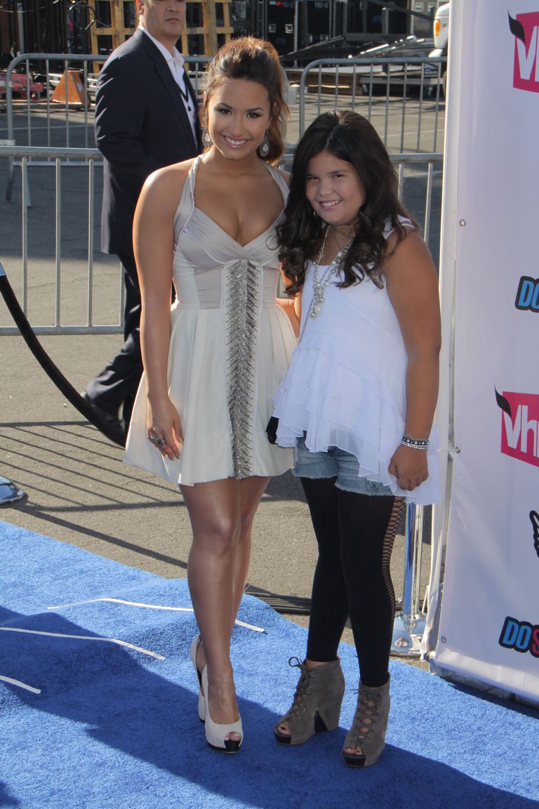 Õed Demi Lovato ja Madison De La Garza. 2011. 