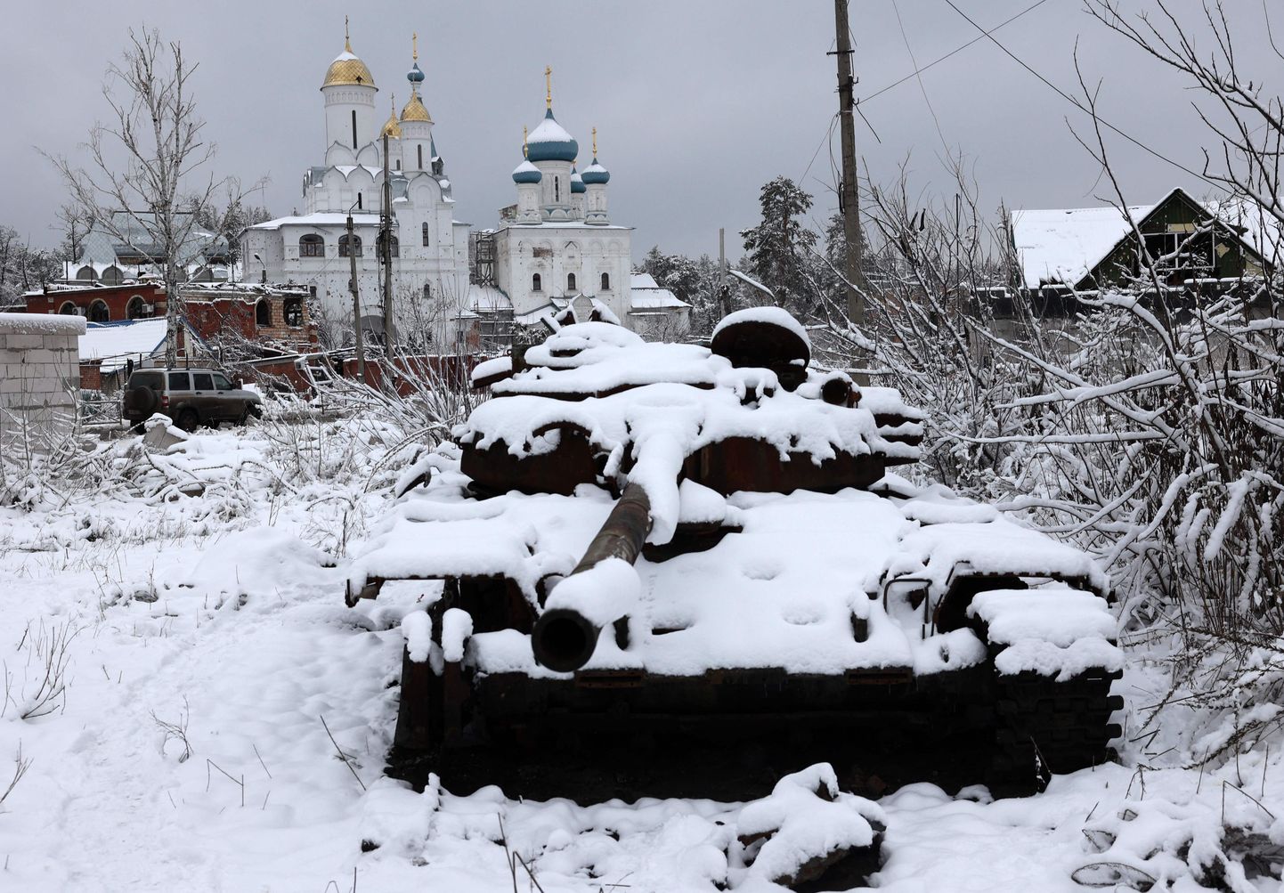 Venelaste purukslastud tank Donetski oblastis.