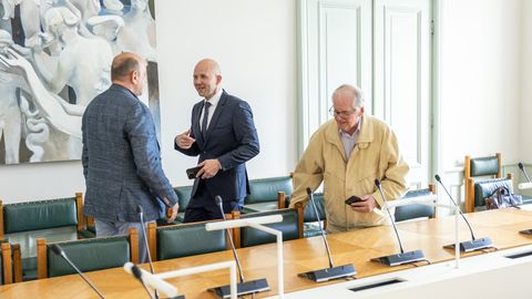 Fraktsioonitud erakorralistesse valimistesse ei usu, aga mõni minister võib umbusaldatud küll saada