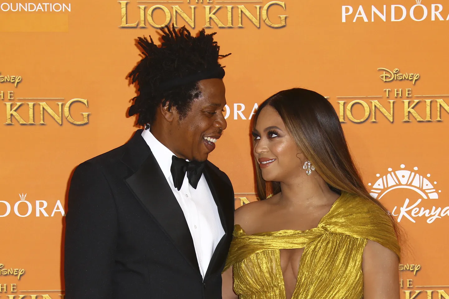 Ka kõige kuumemad naised eelistavad sageli keskmise välimusega mehi. Pildil Jay-Z ja Beyonce.