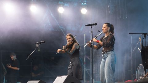 GALERII JA REPORTAAŽ ⟩ Torupillist «piano-boum-boum’ini»: Tartu Punchi esimene päev, täis värvikaid Eesti ja välisartiste