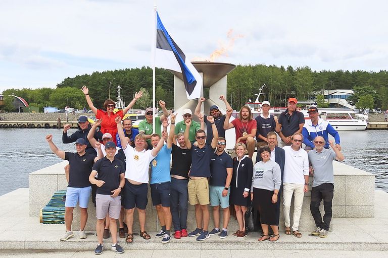 Eesti folkbootidel purjetajad