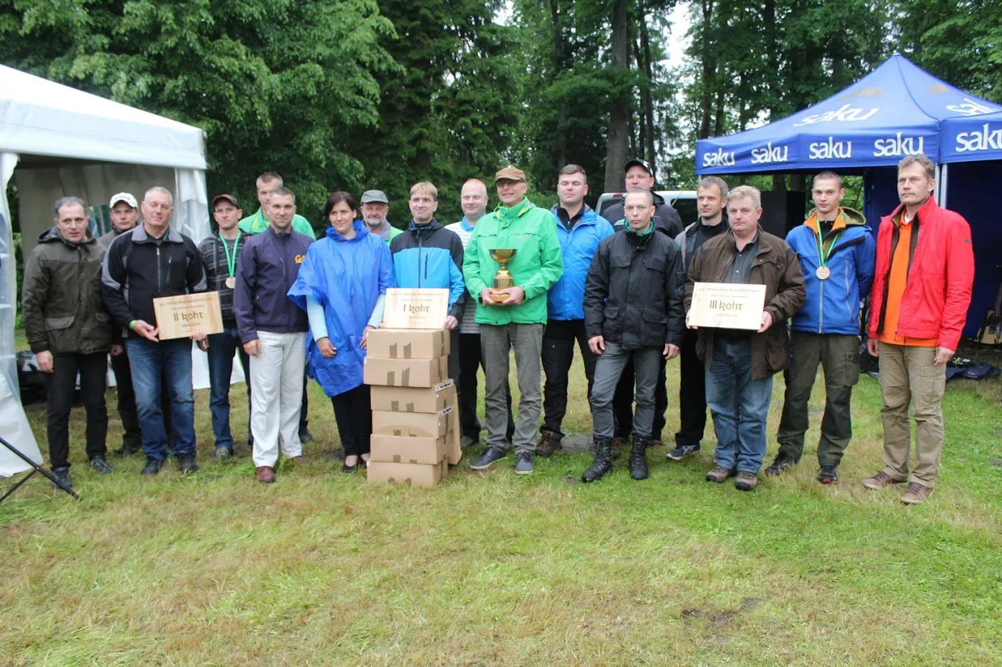 Metsandustöötajate kutsevõistluse esikolmik.