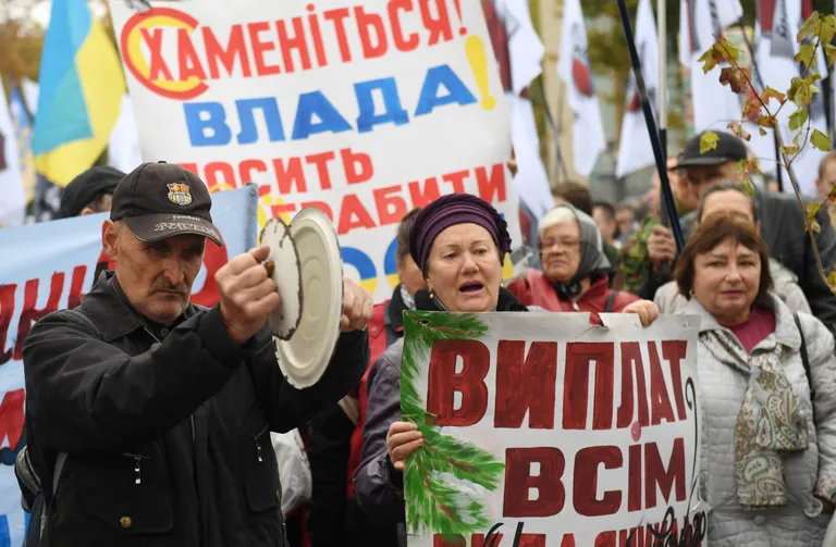 Meeleavaldus ülemraada ees. Foto: SERGEI SUPINSKY/AFP/Scanpix