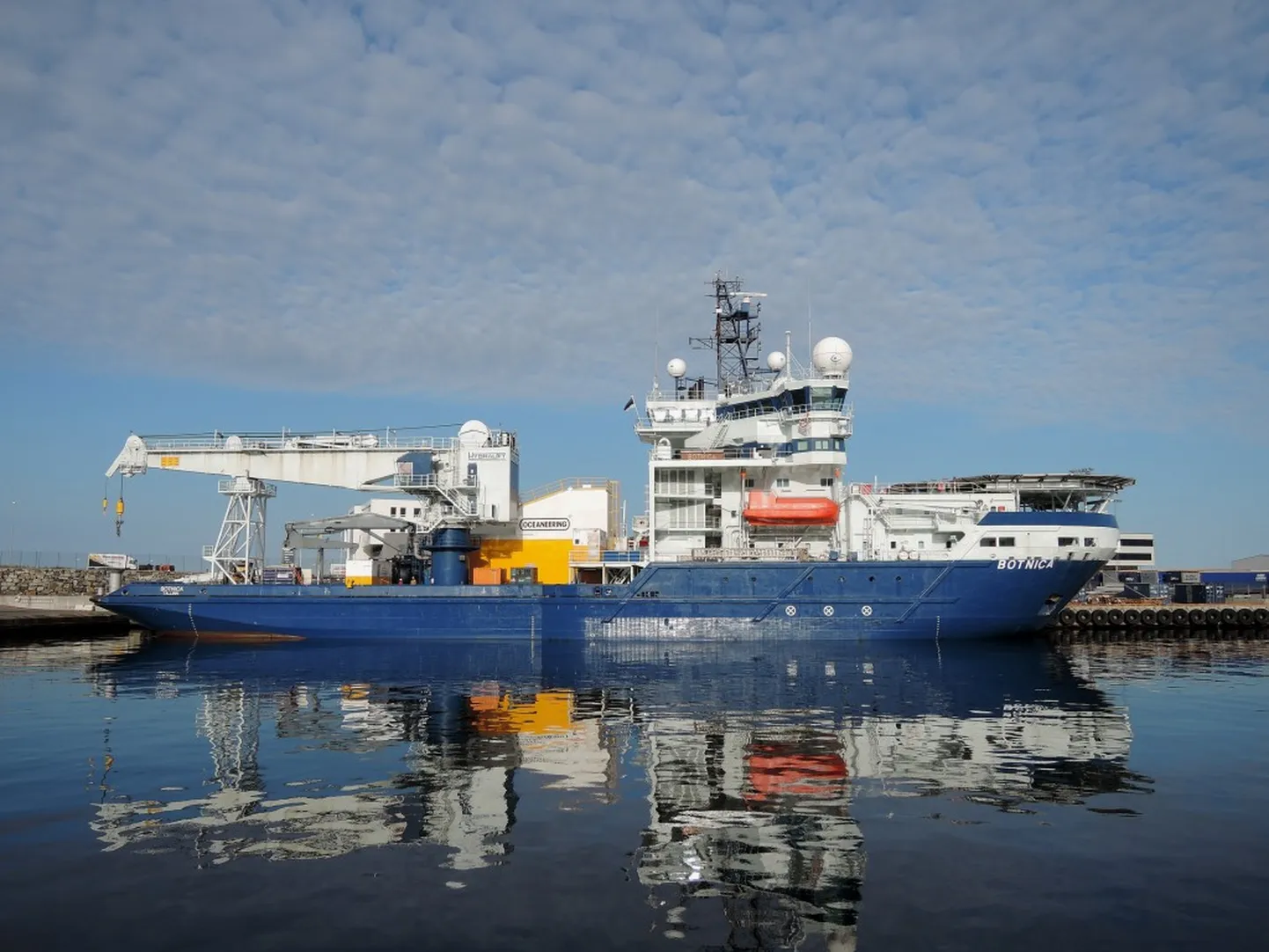 Botnica on TS Shipping OÜ multifunktsionaalne töölaev, mis lisaks jäämurdmistöödele on võimeline tegutsema ka offshore-toetuslaevana näiteks naftaväljadel ja tuukritöödel