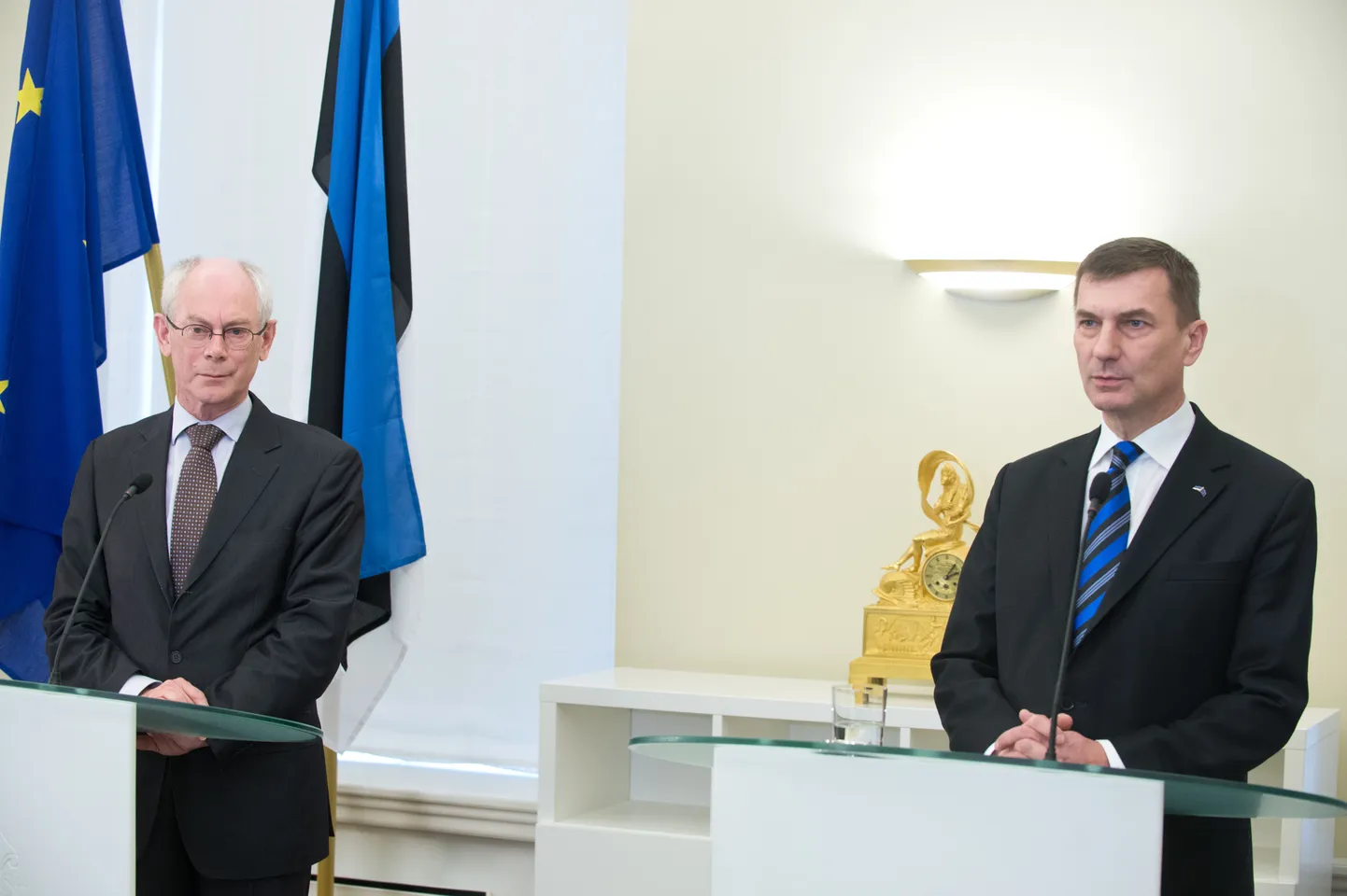 Peaminister Andrus Ansipi ja Euroopa Ülemkogu alalise eesistuja Herman Van Rompuy pressikonverents Stenbocki maja riigivanemate saalis mullu veebruaris.