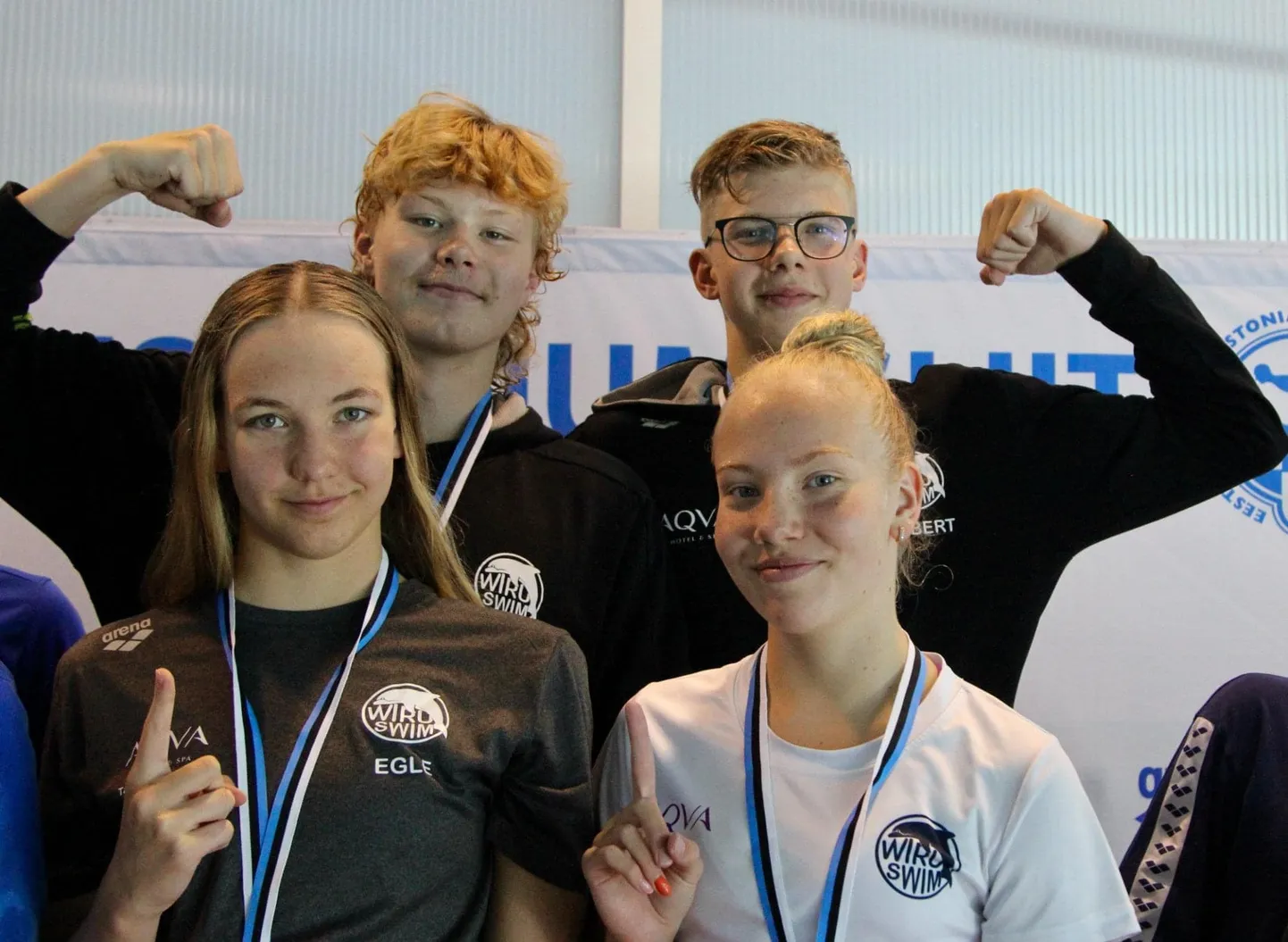 Wiru Swimi ujujad Egle Salu (vasakul) ning Mirtel Merimaa sõidavad koondisega Euroopa noorte olümpiafestivalile.