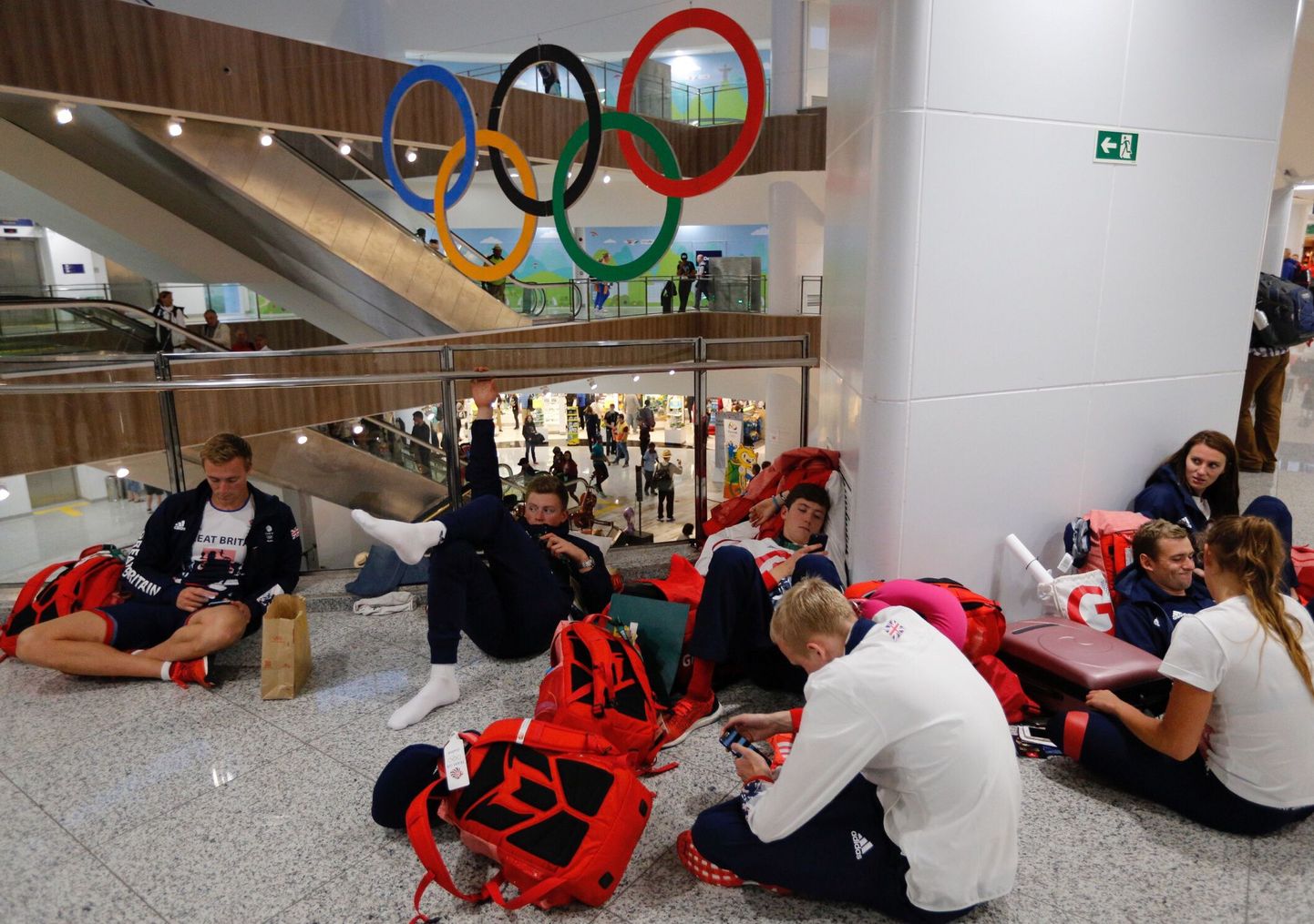 Äralendu ootavad olümpiasportlased Rio lennujaamas