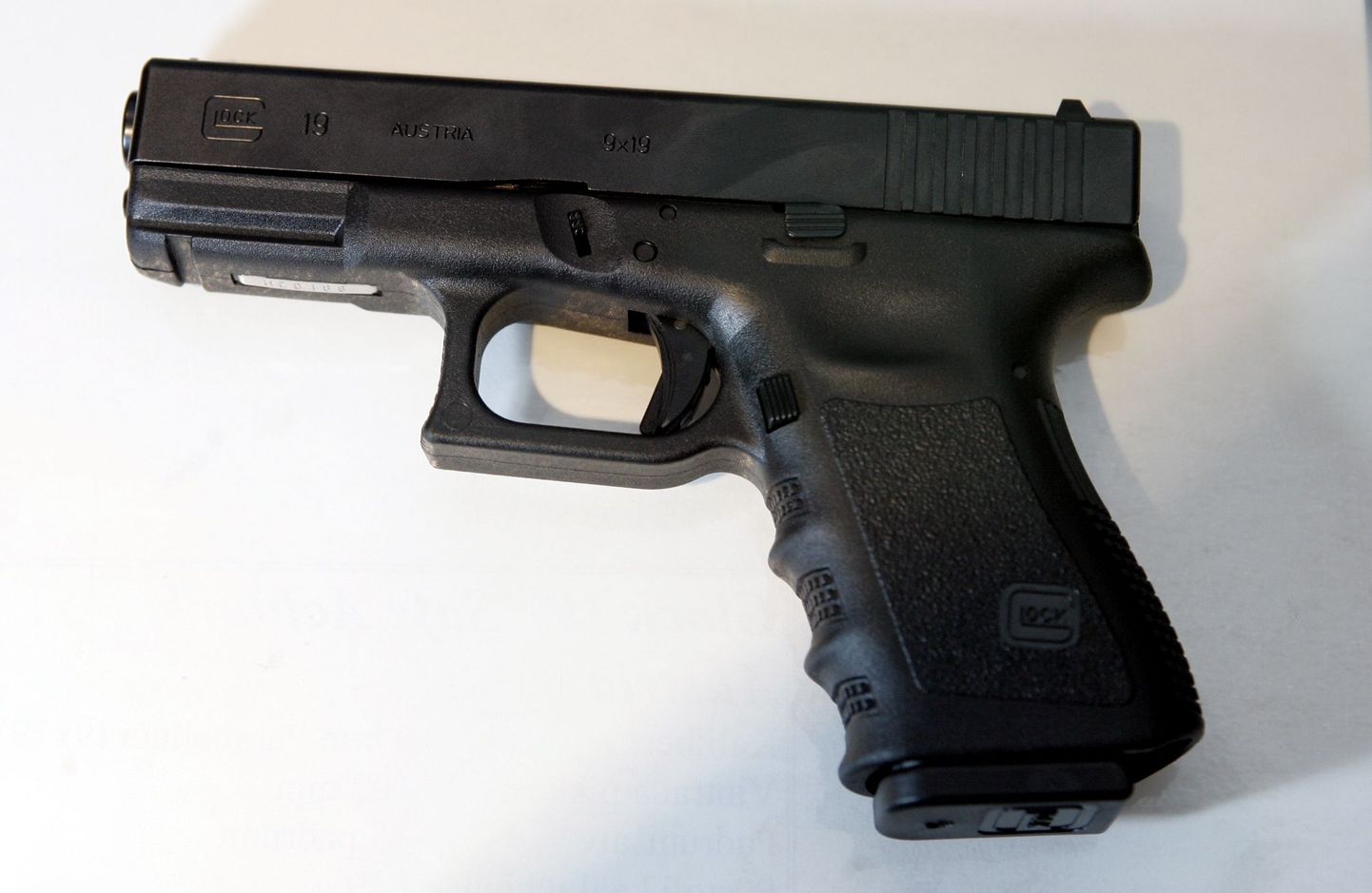 Umbes taolise püstoliga Glock 19 mängis vaimuhaige mees ühes Tartu korteris.