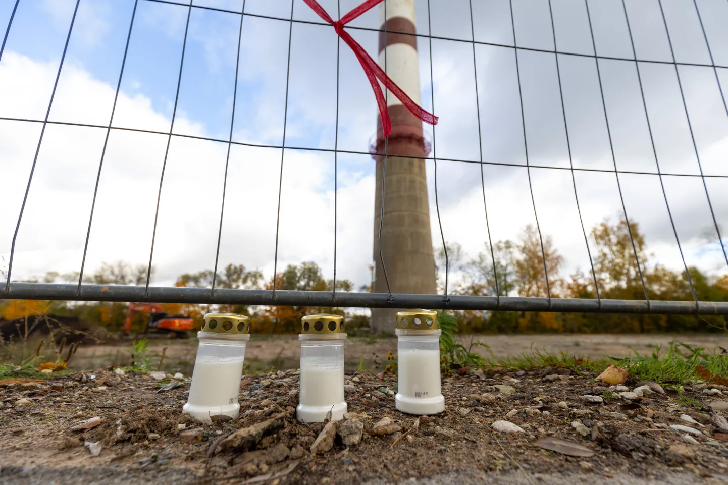 Aastakümneid Tartu siluetis olnud korsten langeb laupäeva hommikul.