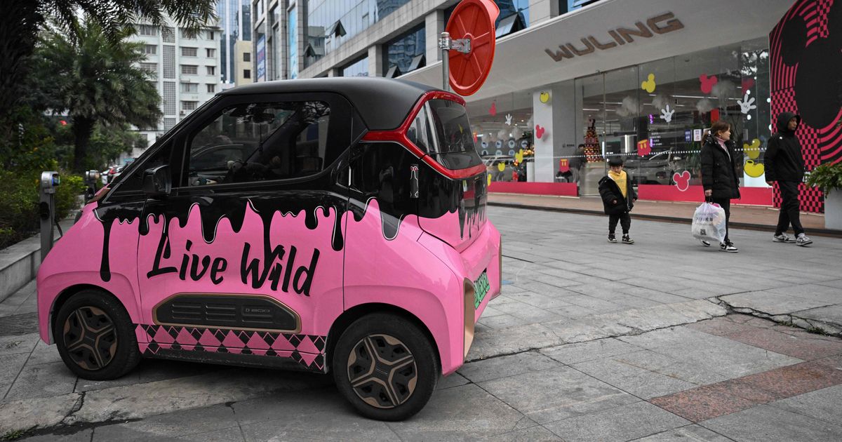 Elektriauto mootorratta hinnaga? Hiinas sõidetakse selliste imeliikuritega