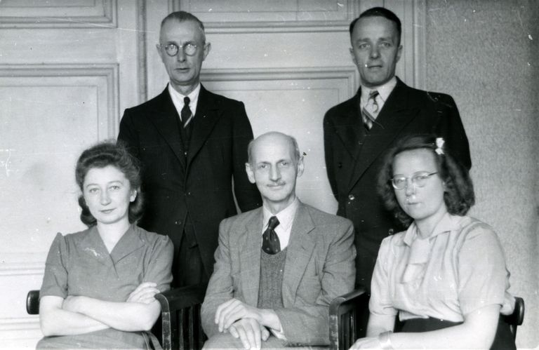 Otto Frank (ees keskel) 1945. aastal pärast koonduslaagrist vabanemist