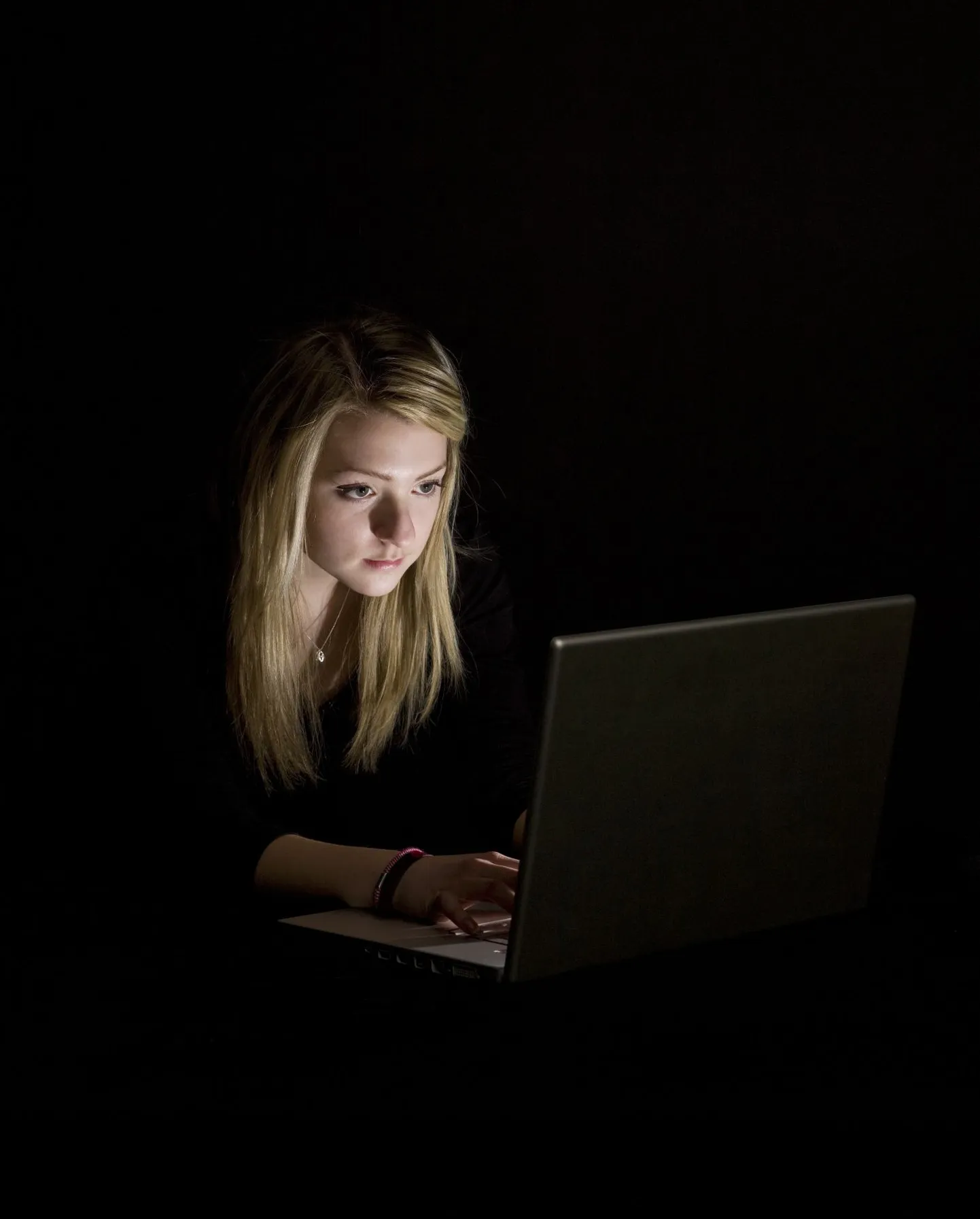 Ema seebiseriaali vaatamise aeg võib teismelise meele mõruks teha, sest netikiirus langeb.