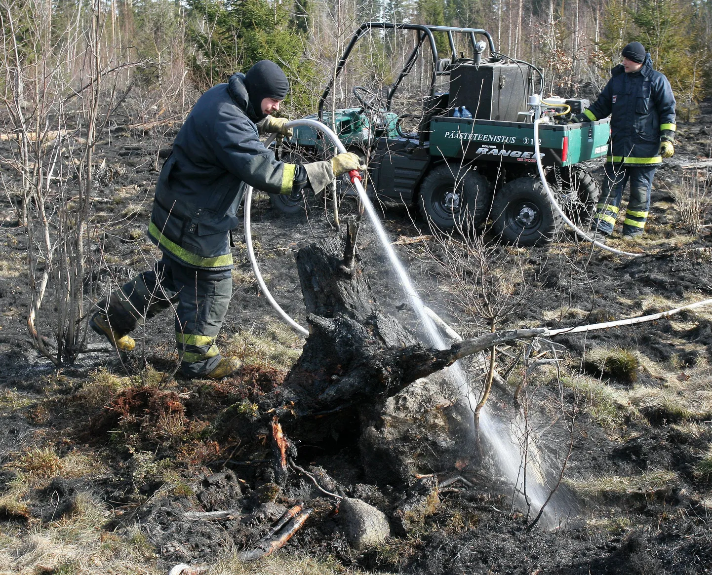 Päästeteenistus sai nädalavahetusel Viljandimaal 11 väljakutset, mis olid tingitud kas prahi põletamisest või hooletusse jäetud lõkkest.