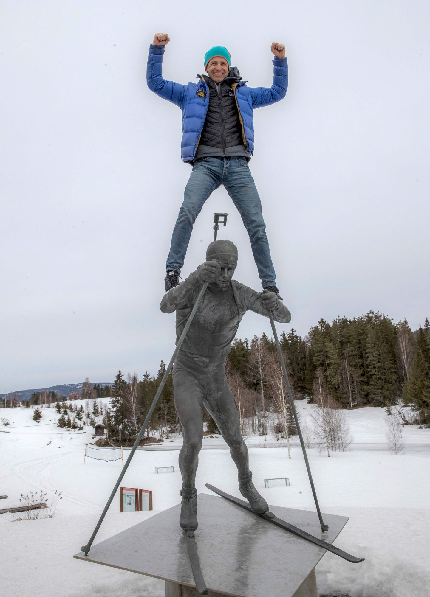 Ole Einar Björndalen poseerib oma kujuga