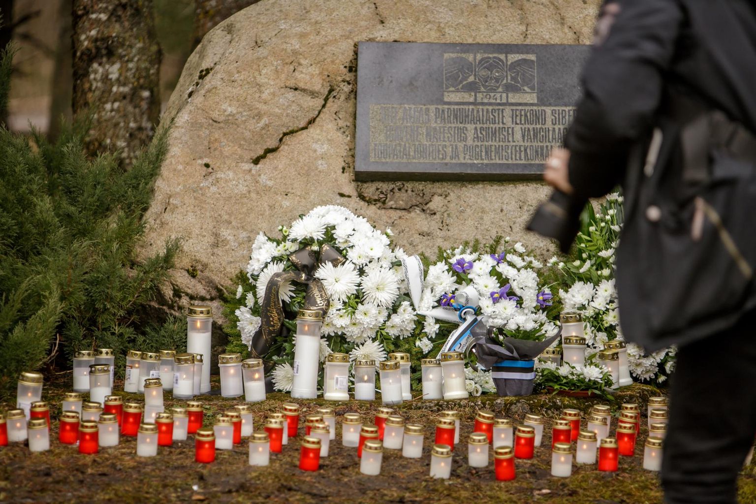 Pärnu leinapargis mälestatakse juuniküüditamise ohvreid.