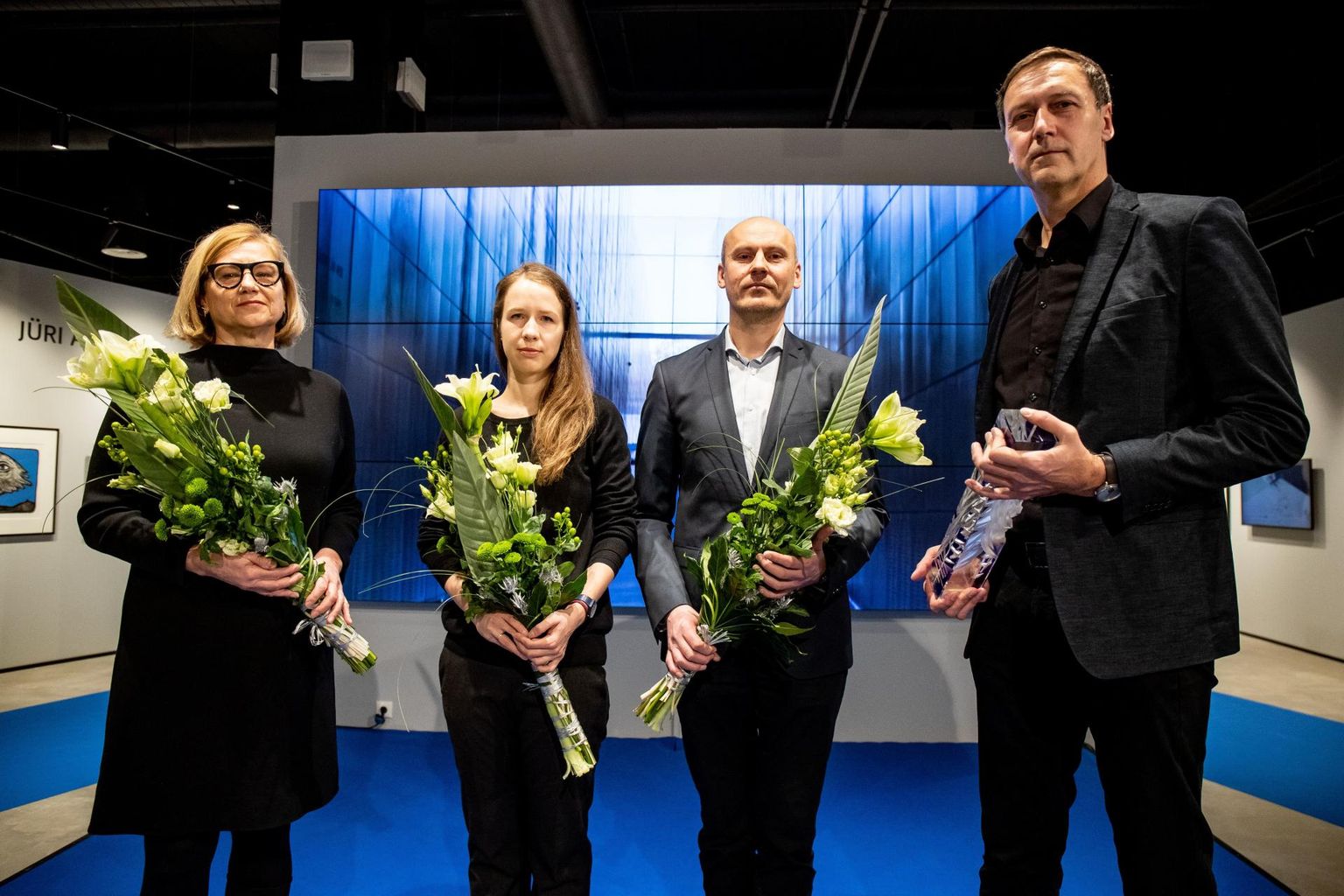 Postimehe 2018. aasta inimesteks kuulutati kommunismiohvrite memoriaali autorid. Vasakult: Tiiu Truus, Lidia Zarudnaja, Jaan Tiidemann ja Kalle Vellevoog. 