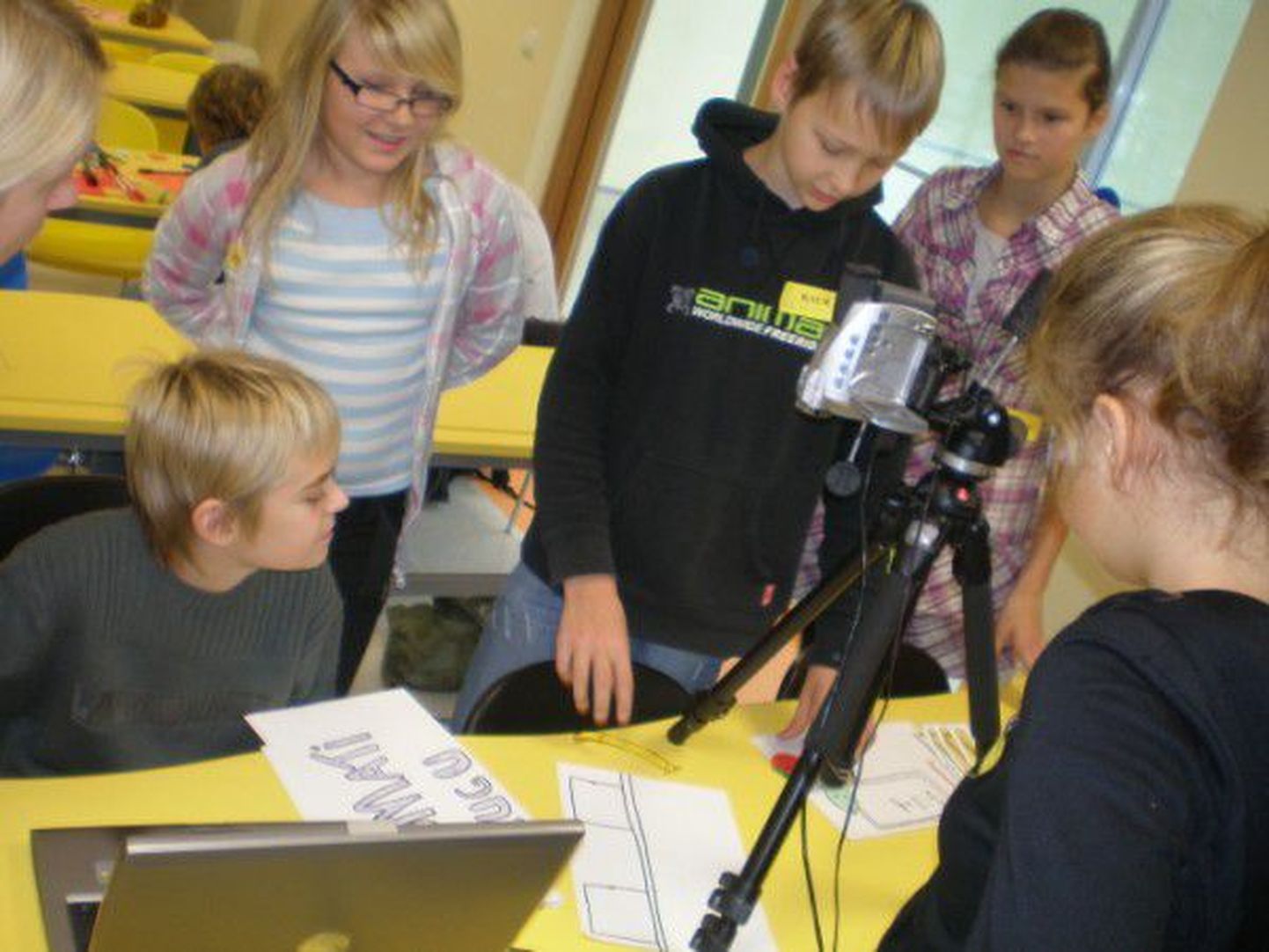 Pärnu politsei viis koostöös Nukufilmi lastestuudioga läbi koolivägivalda tauniva töötoa noorukitele.