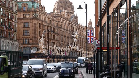 Skandaal Londoni luksuskaubamajas: immigrantidest töötajad mässavad puhkusereeglite vastu