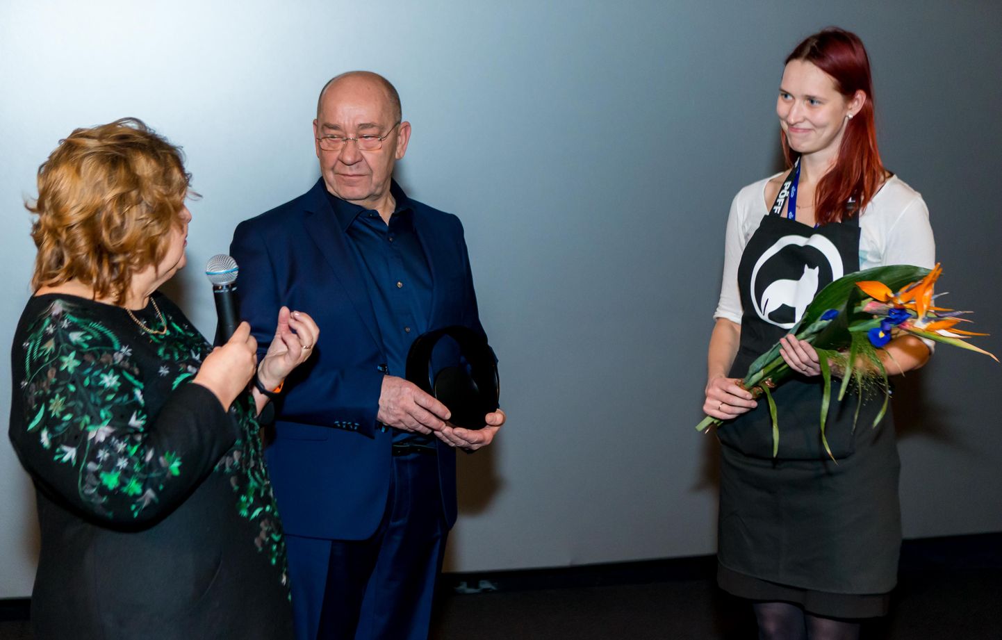Uue Eesti mängufilmi «Rohelised kassid» esilinastuse eel sai Tõnu Kark kätte PÖFFi elutööauhinna.