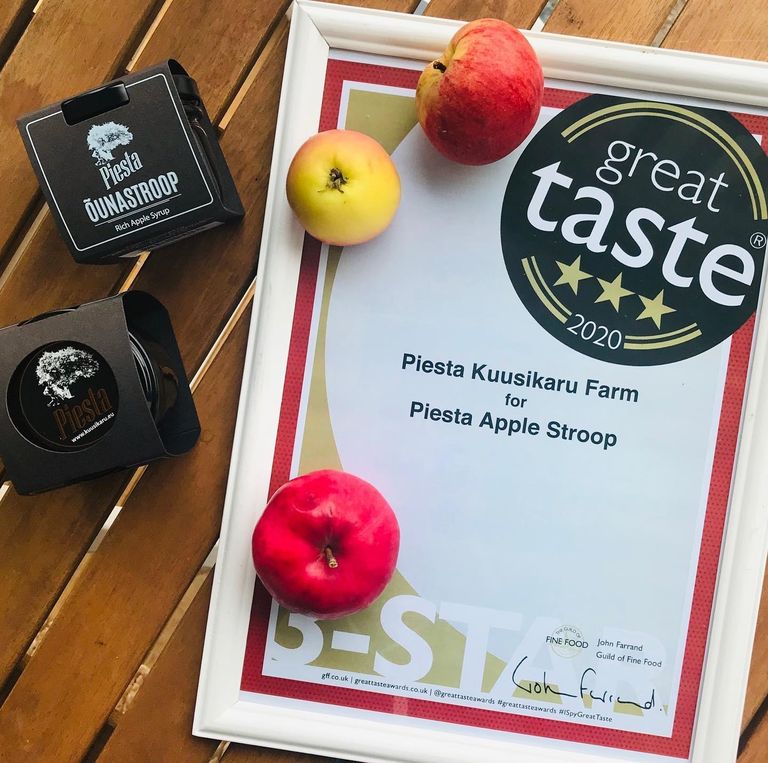 Piesta Kuusikaru talu õuna-stroop valiti Great Taste’i konkursil 12 777 toote seast nende 205 hulka, mida tunnustati kolme tärniga.