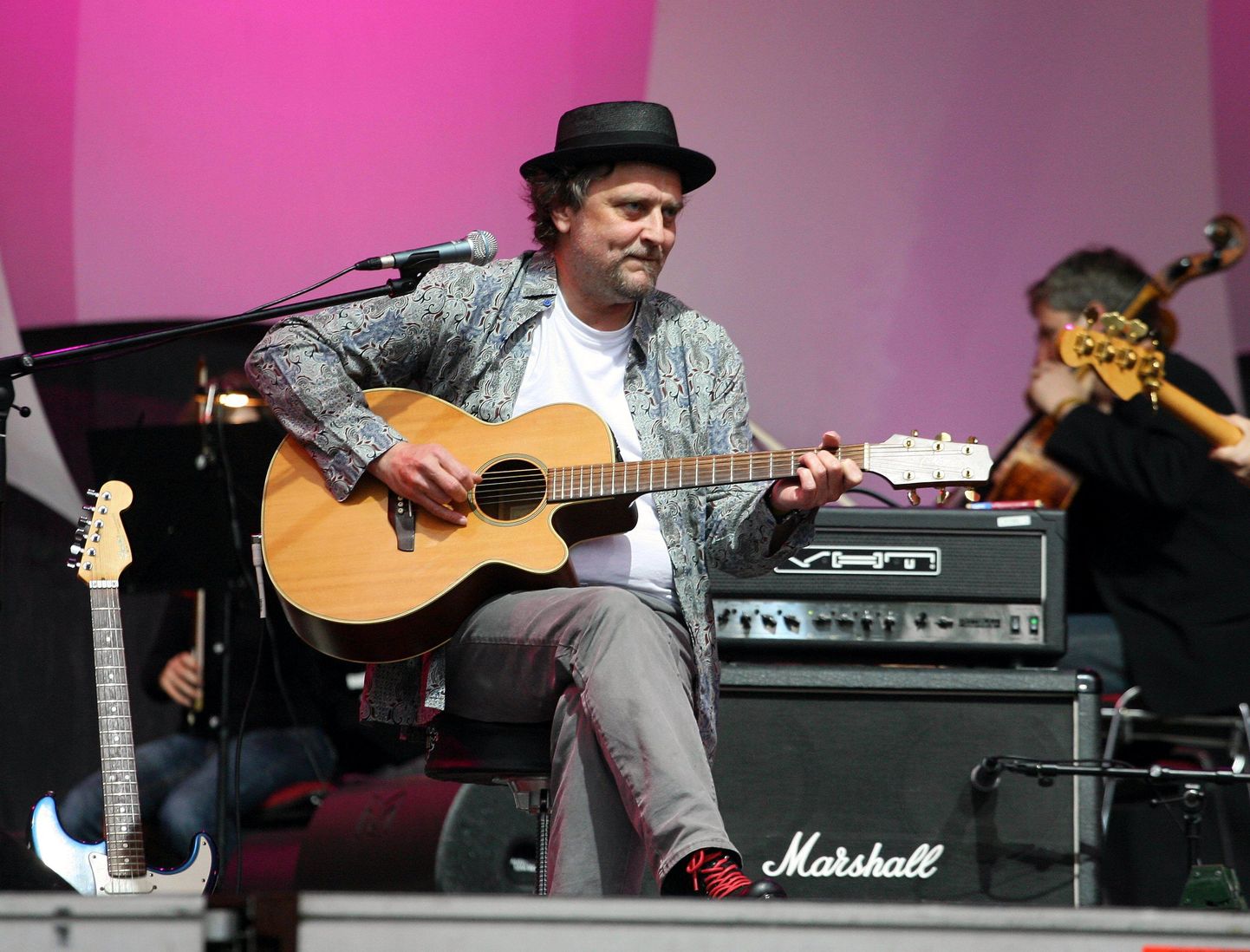 Riho Sibul astub üles kitarrifestivali eriprojektis nimega Kaheksa.
