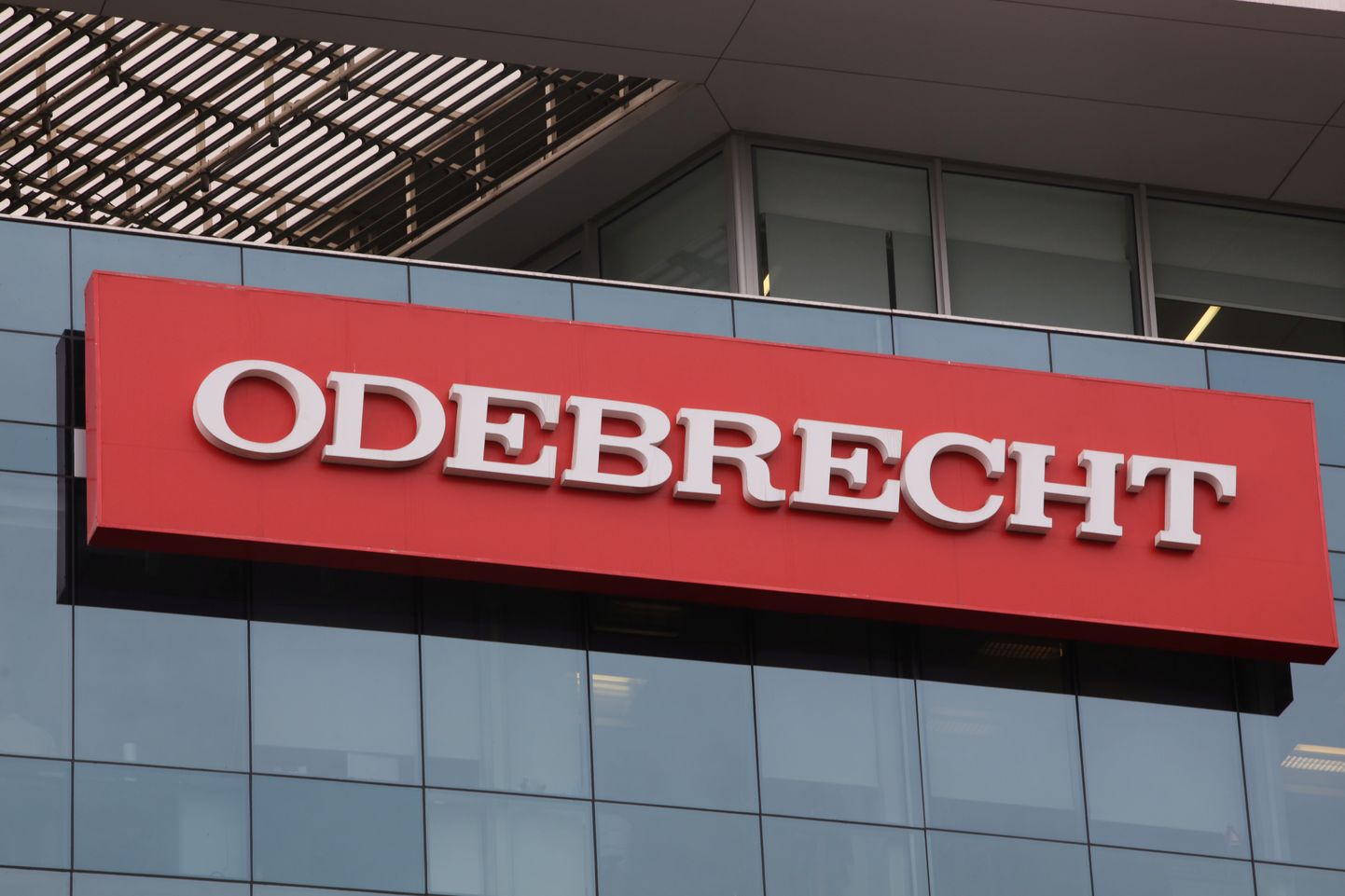 Логотип Odebrecht.