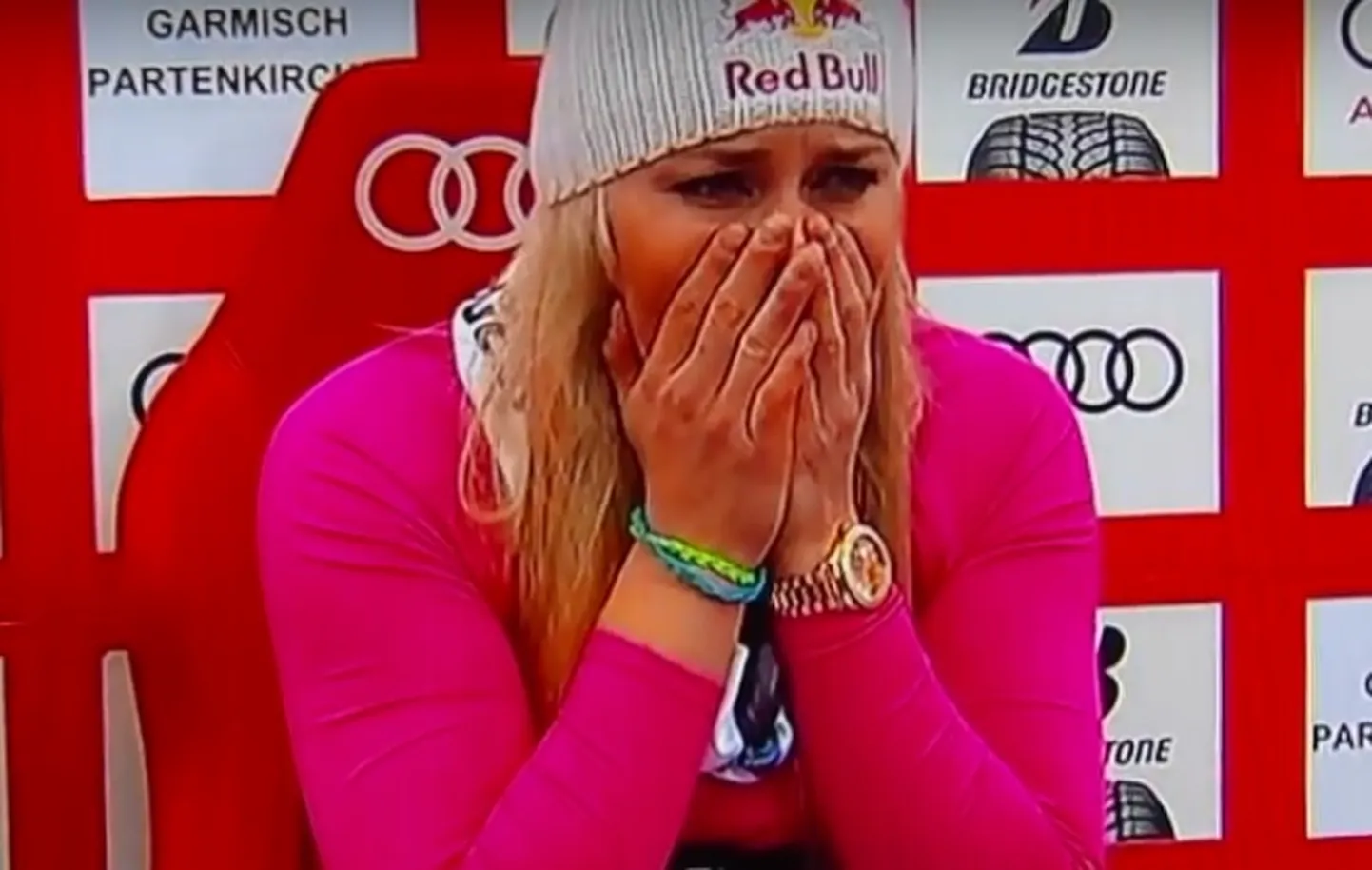 Lindsey Vonn võitis, kuid tema koondisekaaslane Jacqueline Wiles kukkus valusalt.