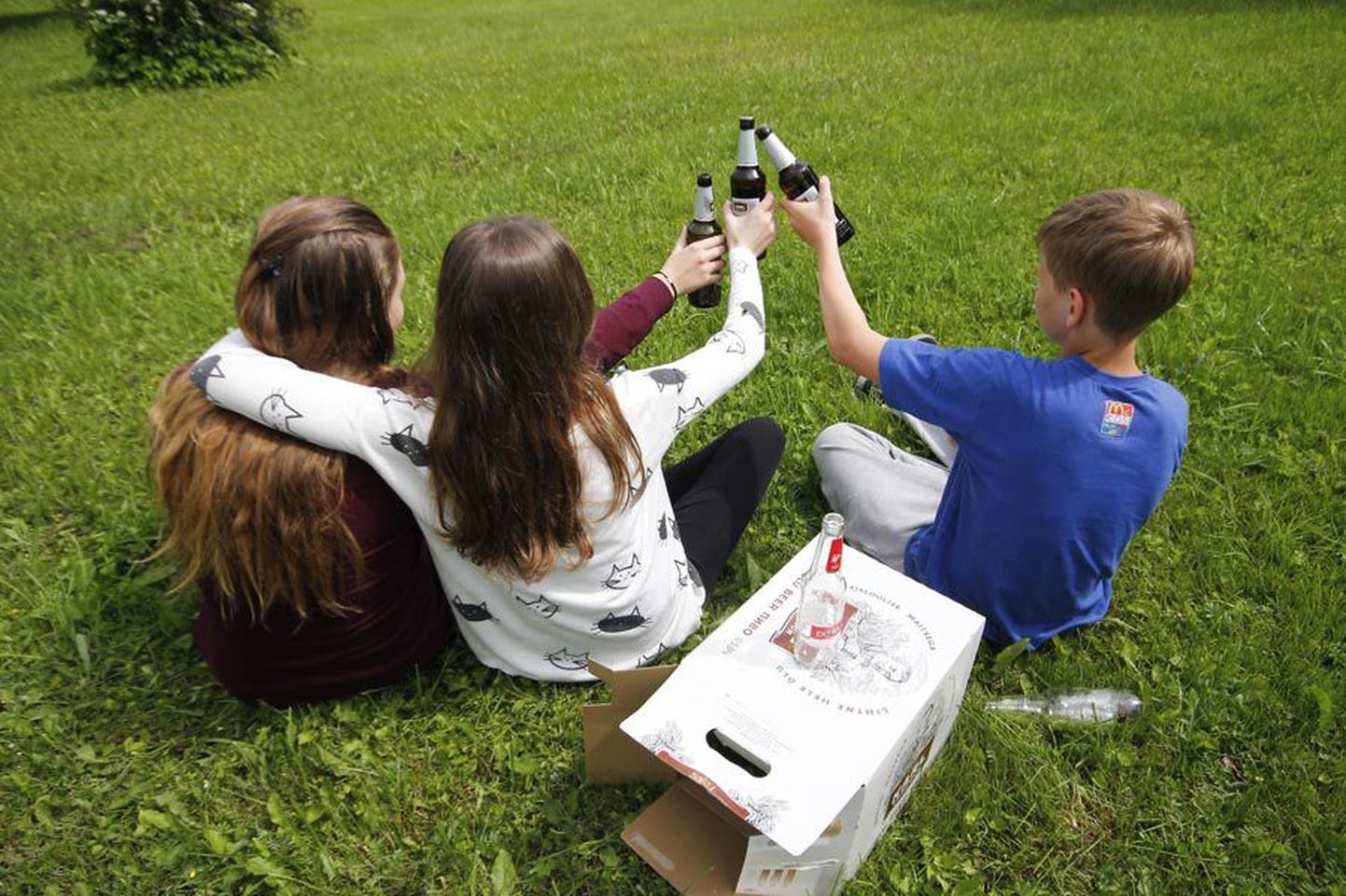 Viljandi noorte seas tehtud uuring näitas, et noored tarvitavad alkoholi eelkõige kodus, sõprade juures, avalikel üritustel, meelelahutuskohtades või sõpradega pargis.