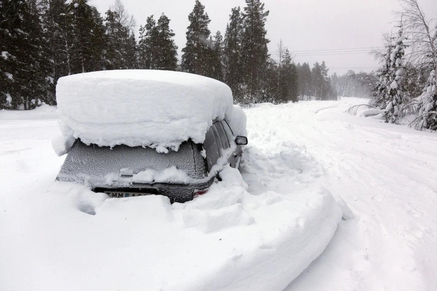 Auto, millest leiti mees, kes oli seal lõksus olnud juba kaks kuud.