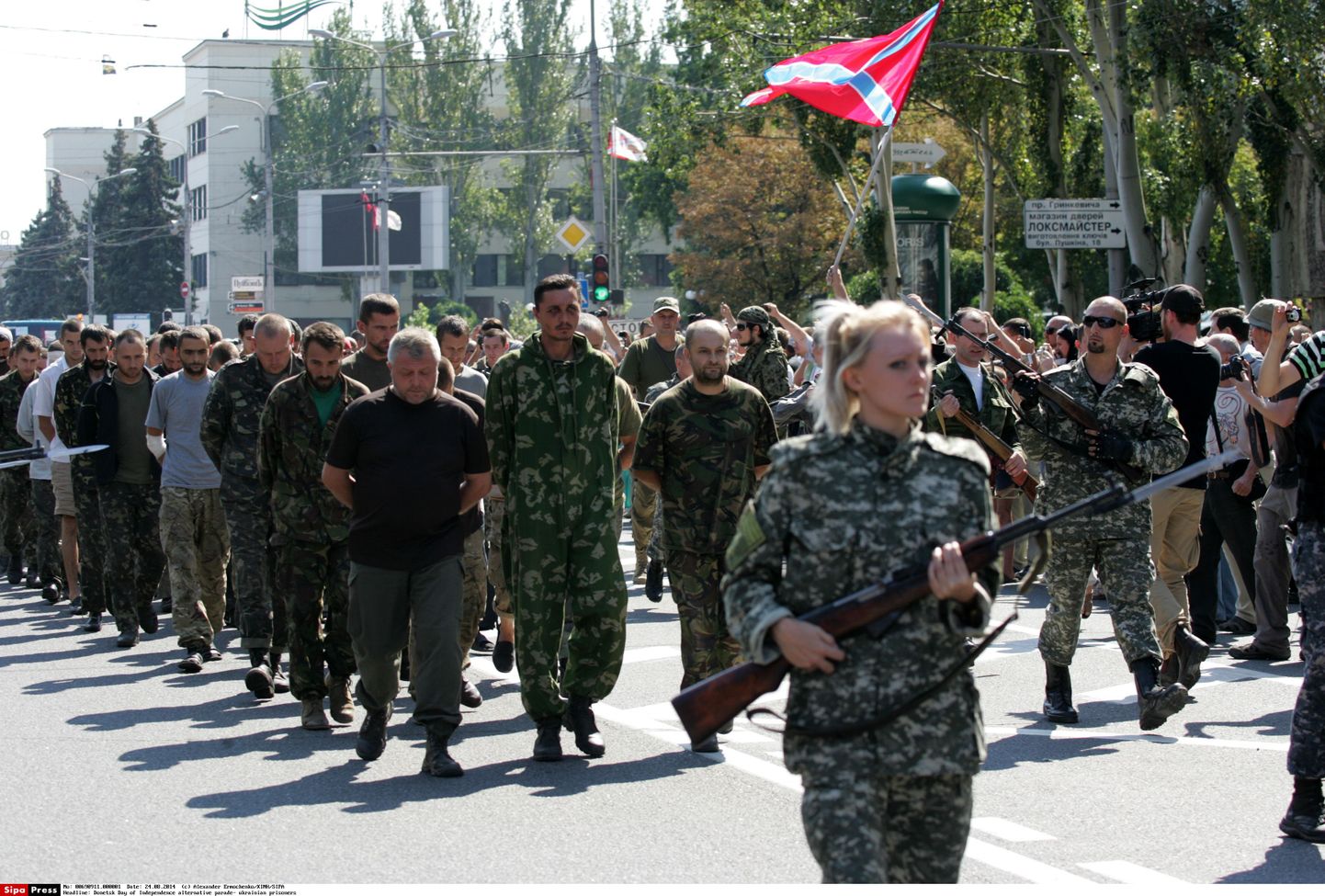 Terroristide käes vangis olevad inimesed pidid eile nö marssima läbi Donetski kesklinna.