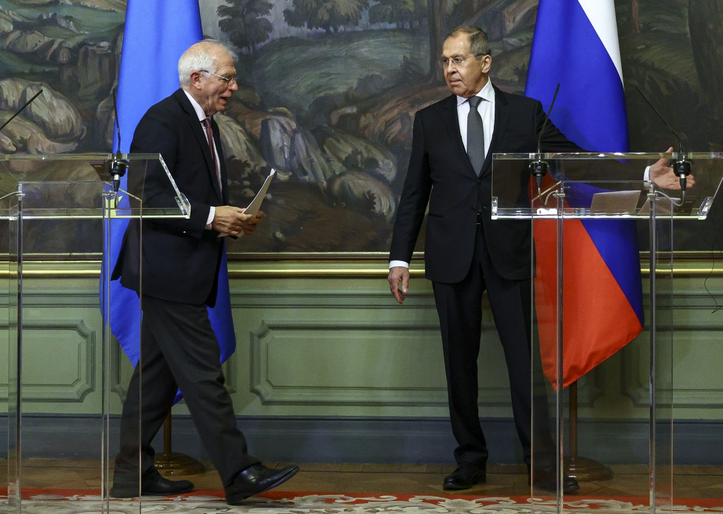 Euroopa Liidu välispoliitika juht Josep Borrell ja Vene välisminister Sergei Lavrov 5. veebruar 2021.