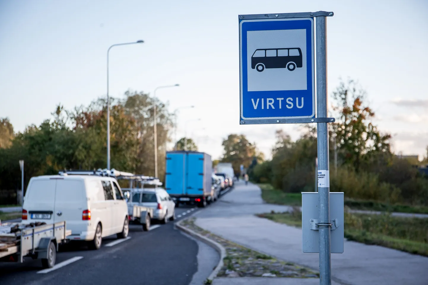 Pikk praamijärjekord.