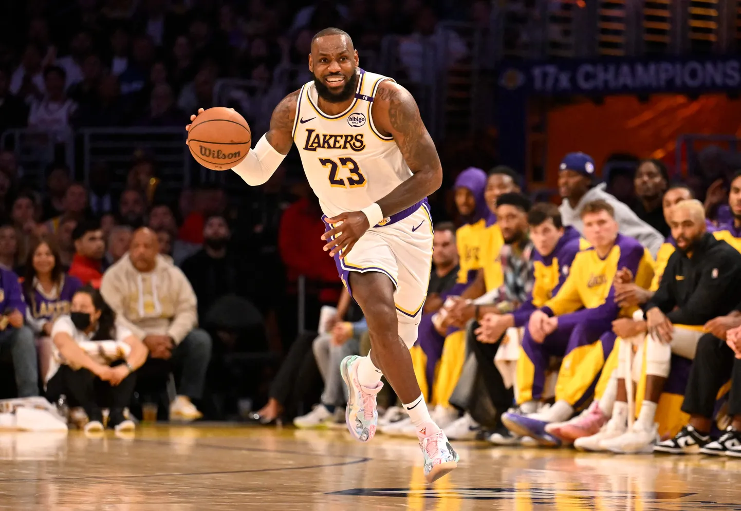 NBA zvaigzne Lebrons Džeimss