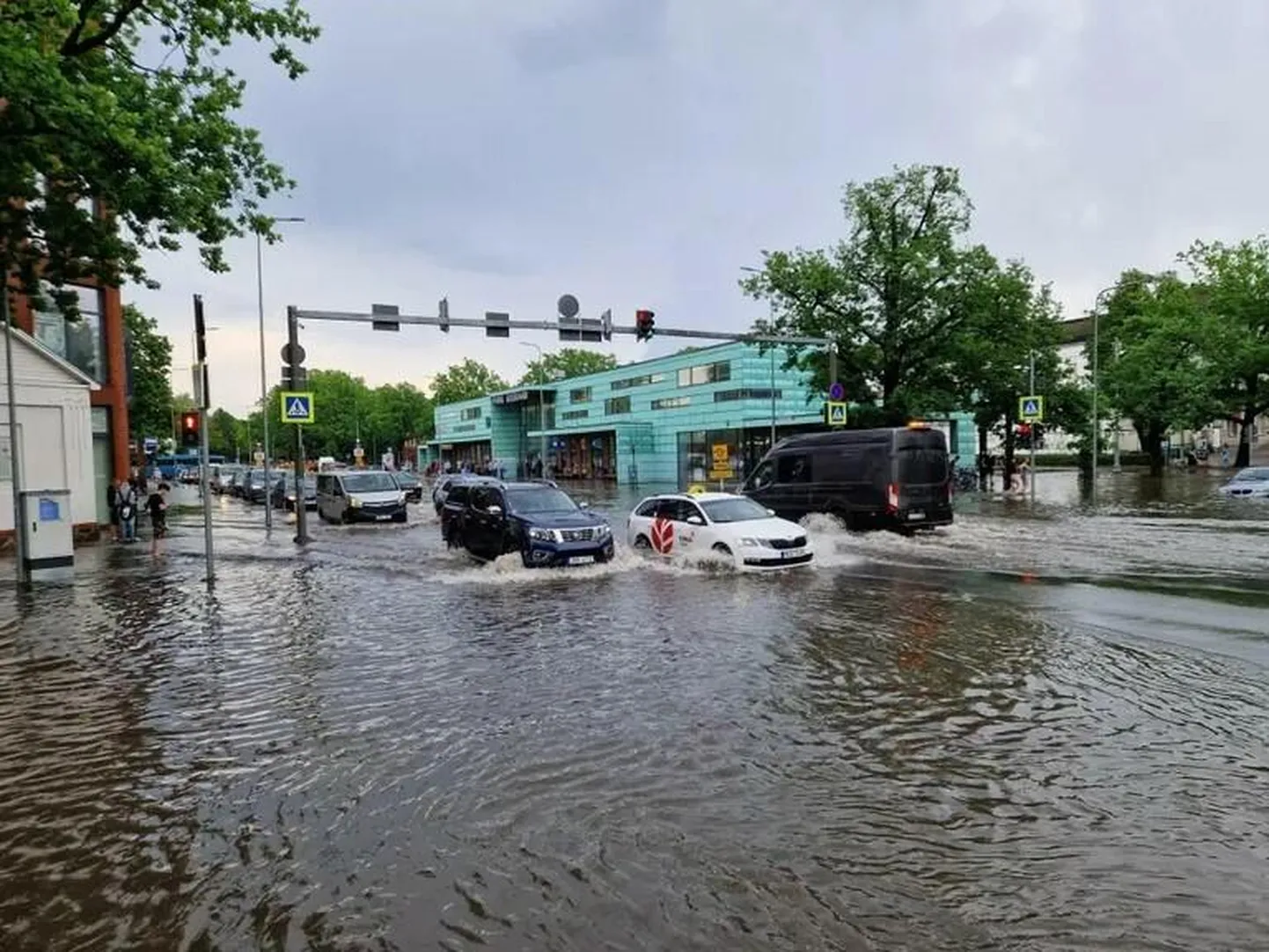 3. juuni pärastlõunal tabas Pärnu kesklinna tugev vihmasadu.