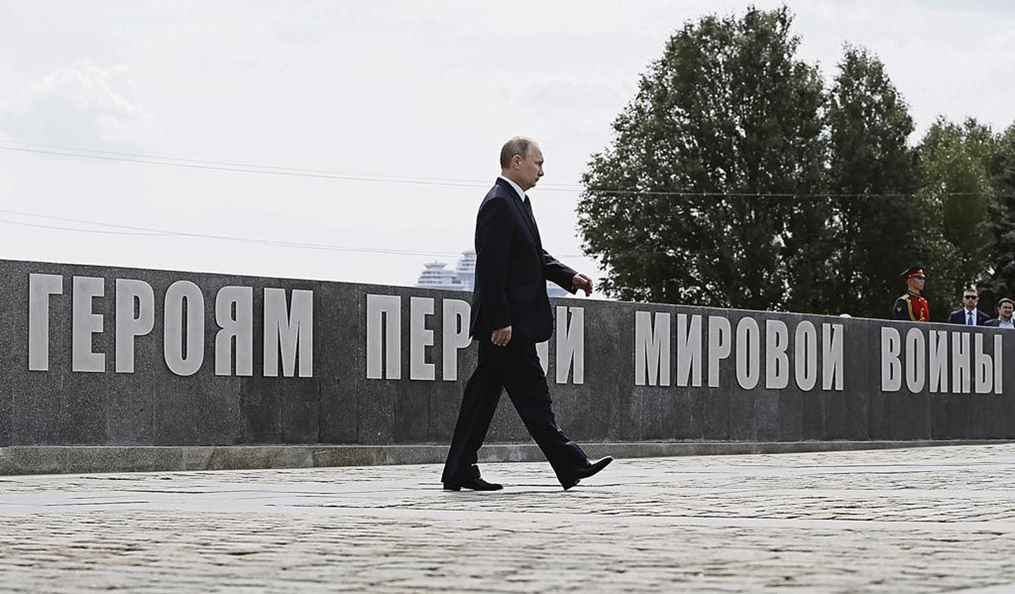 Vene president Vladimir Putin osales Moskvas Poklonnaja mäel esimese maailmasõja kangelastele pühendatud memoriaali avamisel. Nüüd kõlbavad Venemaale kangelasteks ka selles imperialistlikus sõjas võidelnud.