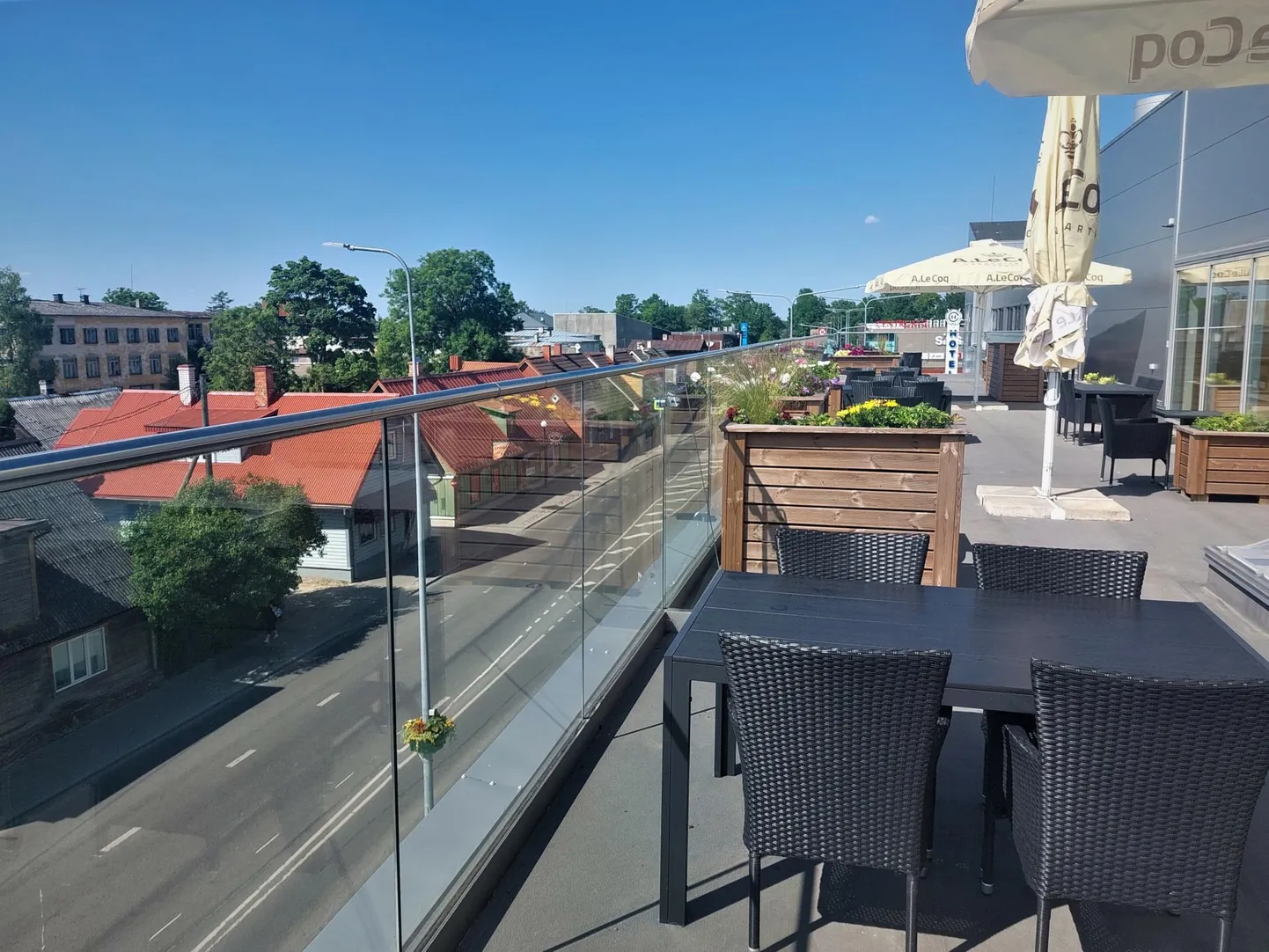 Resto Linn on üks väheseid katuseterrassiga toidukohti Viljandis.